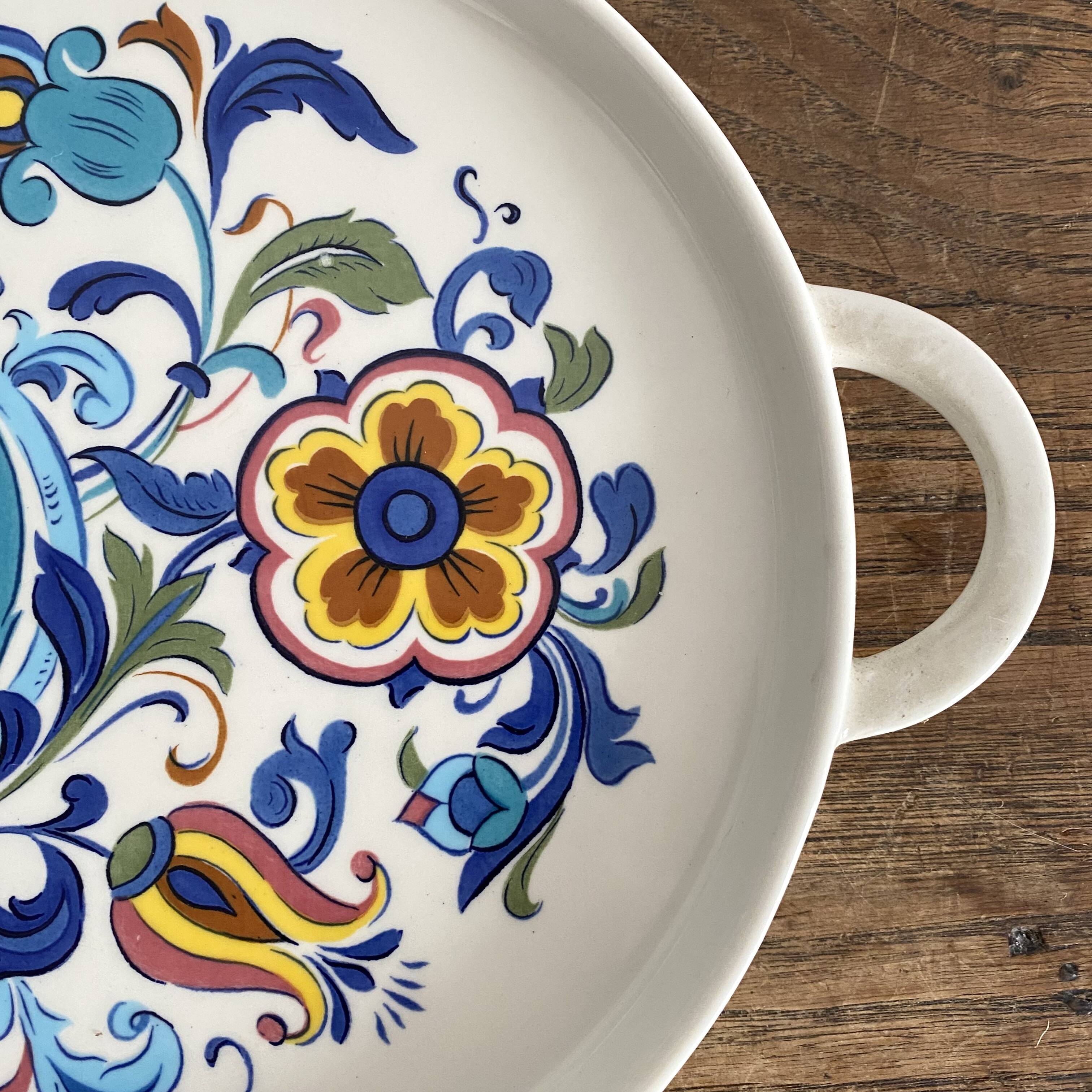 Villeroy and Boch Izmir model large cup breakfast set