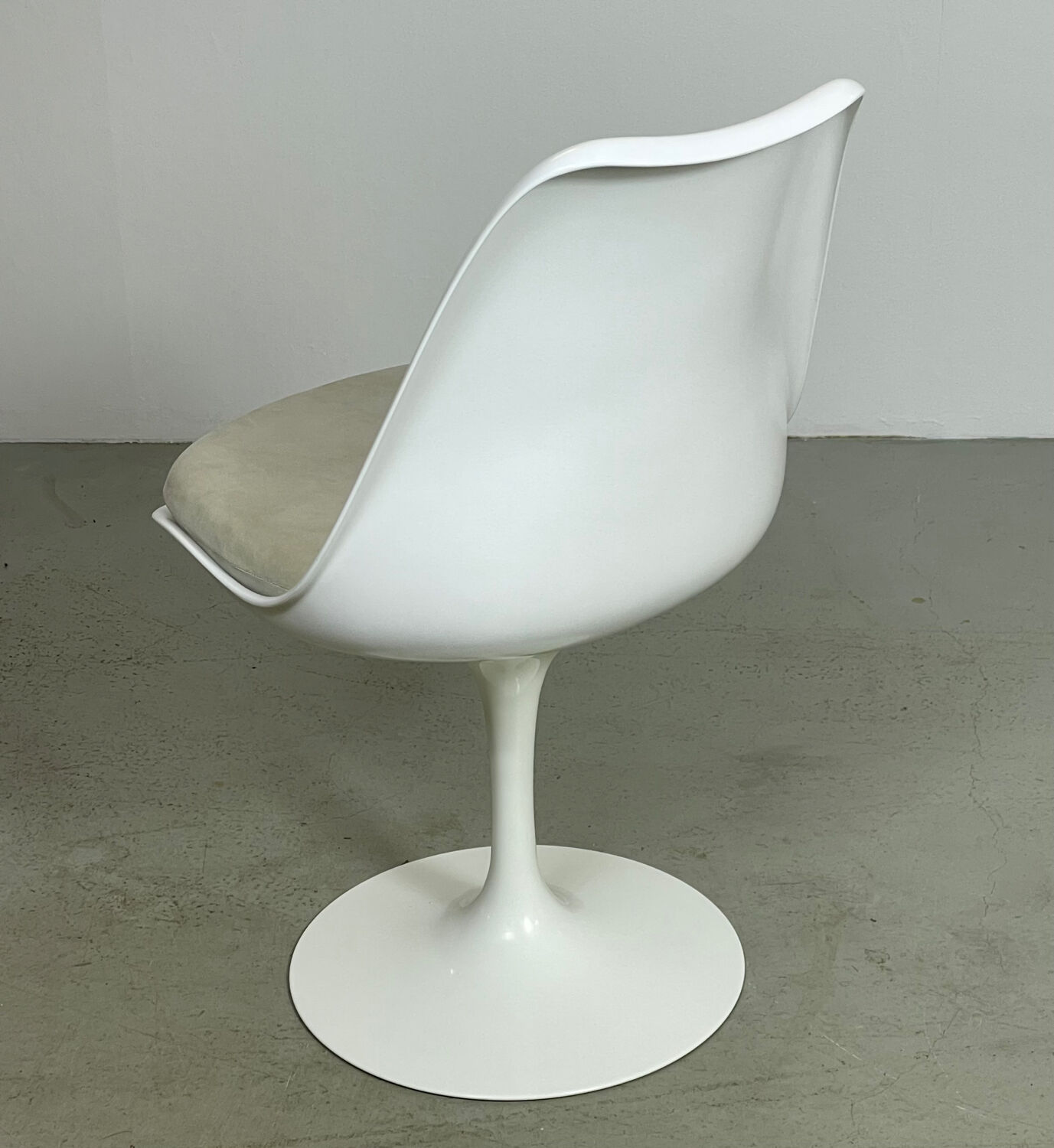 4x Eero Saarinen Tulip Chairs white leather