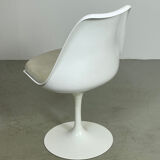 Eero Saarinen chaises tulipes en cuir blanc