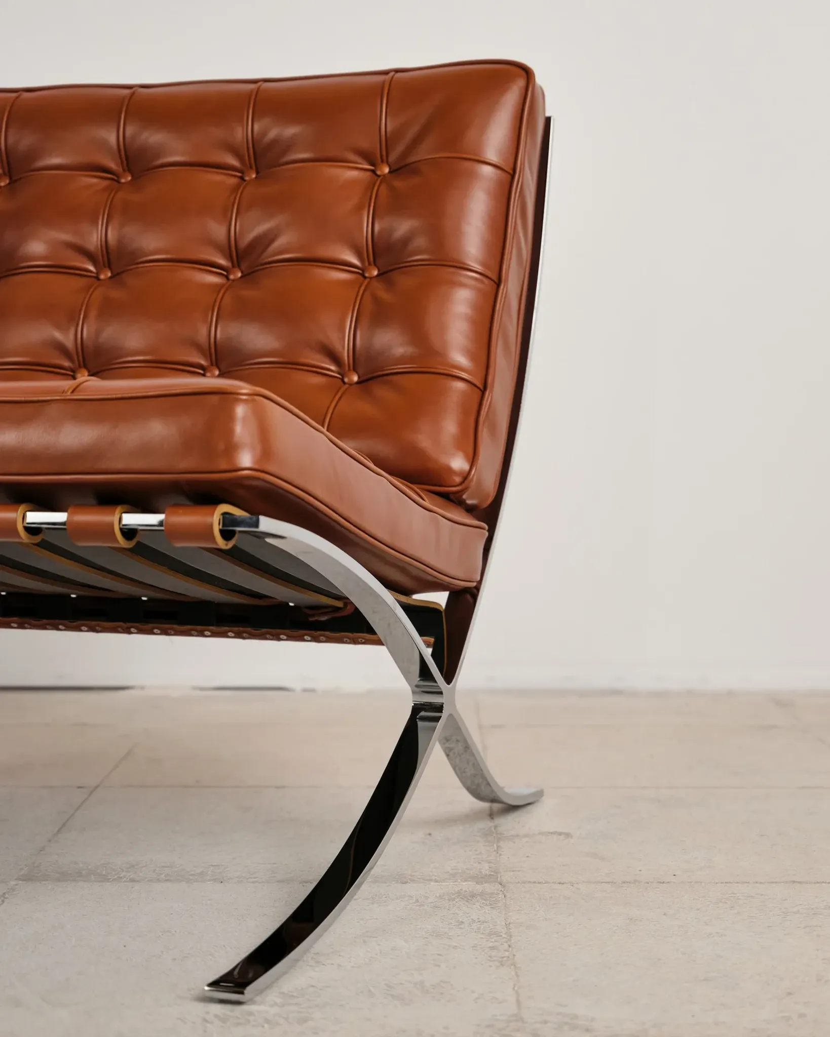 Barcelona chair in leather by Mies van der Rohe, Knoll International
