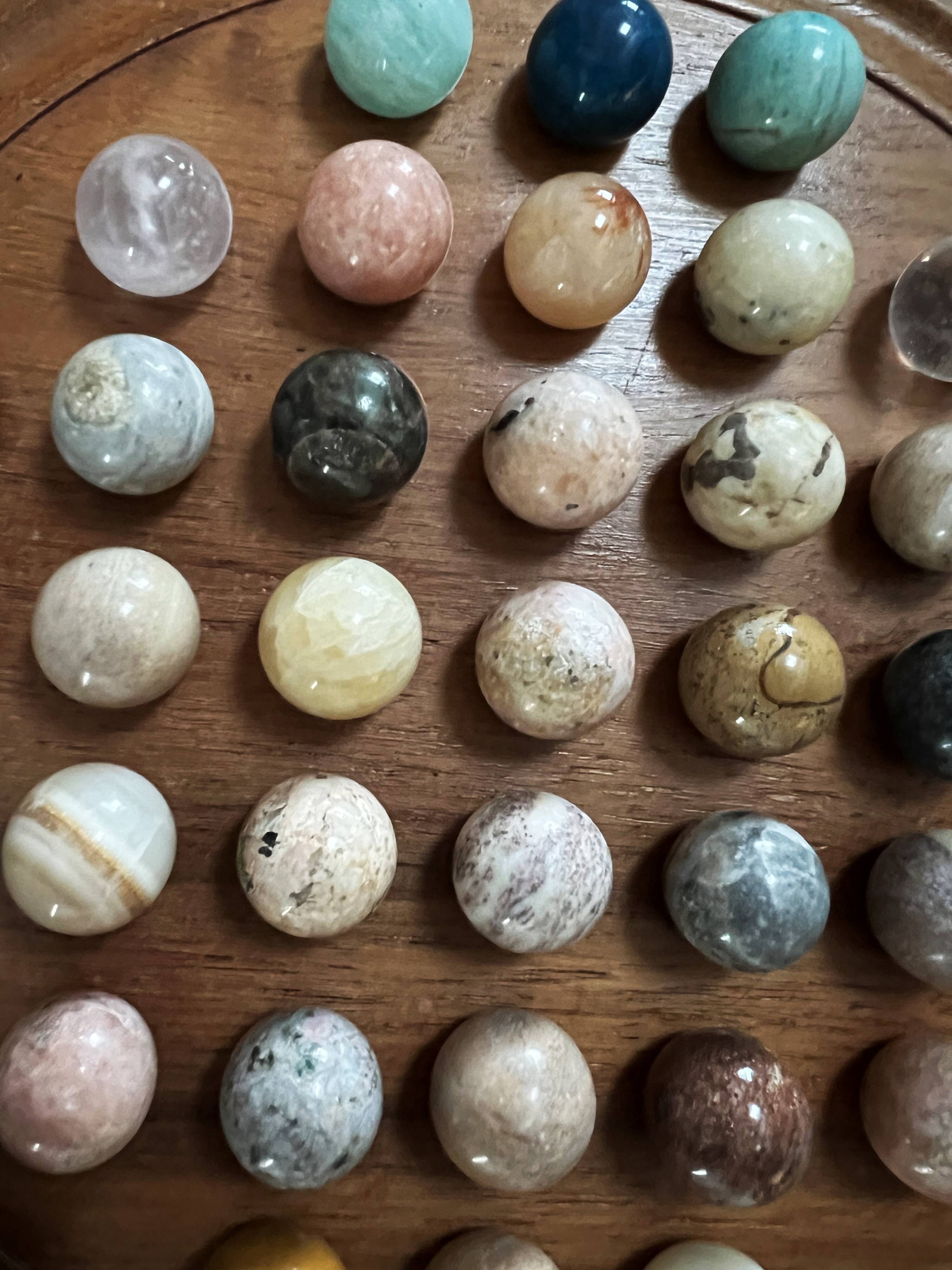 Solitaire game in Rosewood wood and 38 semi-precious stones