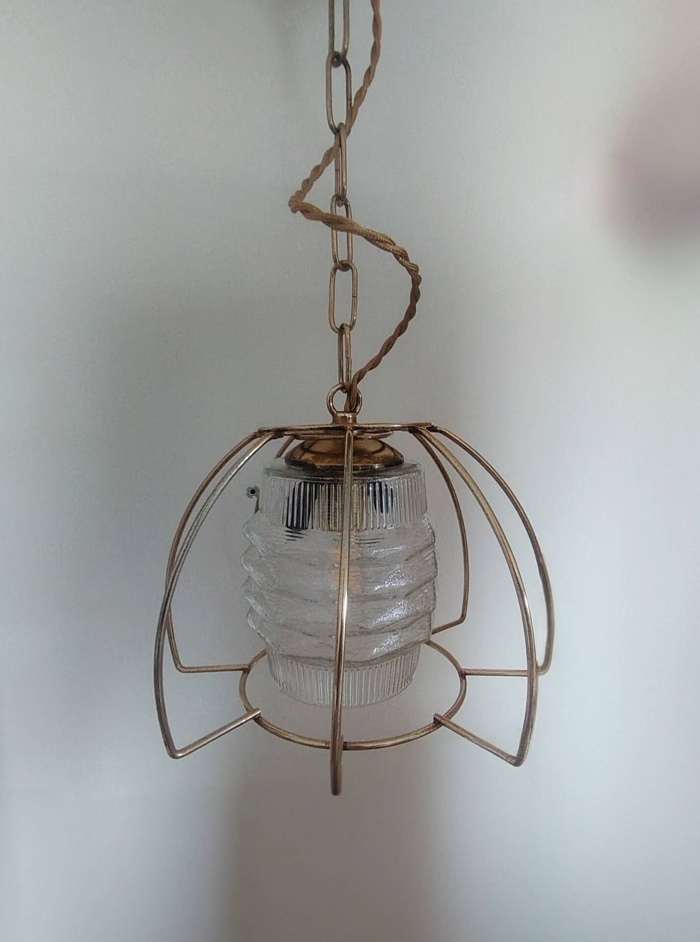 Golden suspension structure