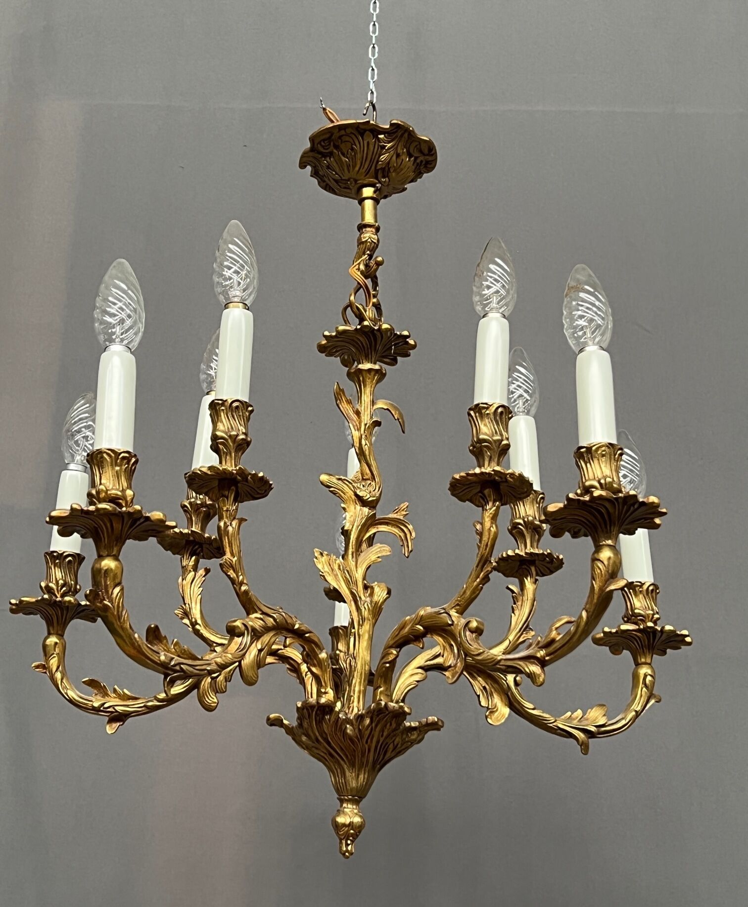 Lustre rococo. Bronze doré massif.