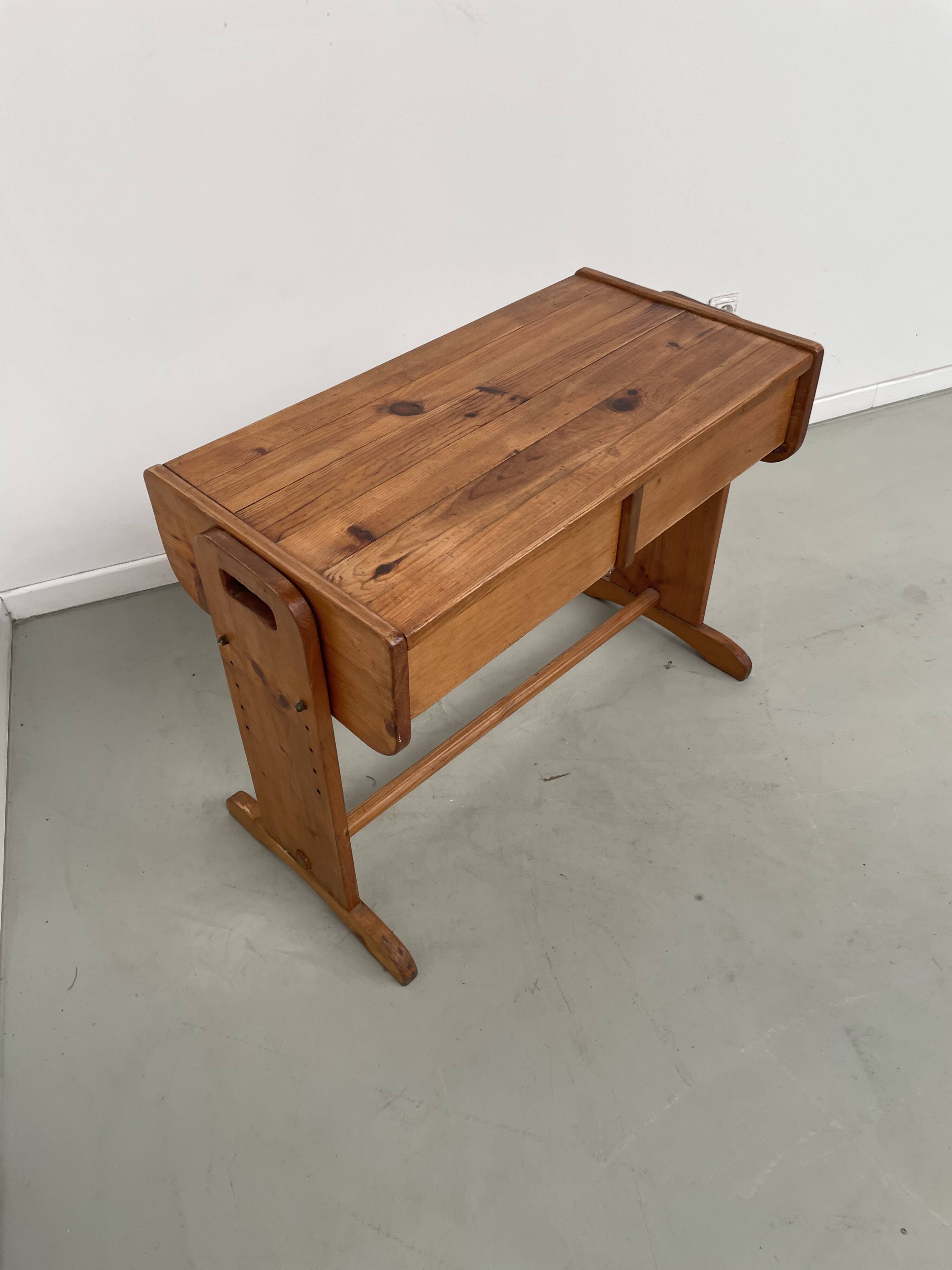 Children's pine desk from the 80s