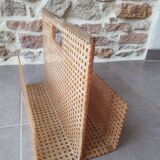 Caning magazine holder