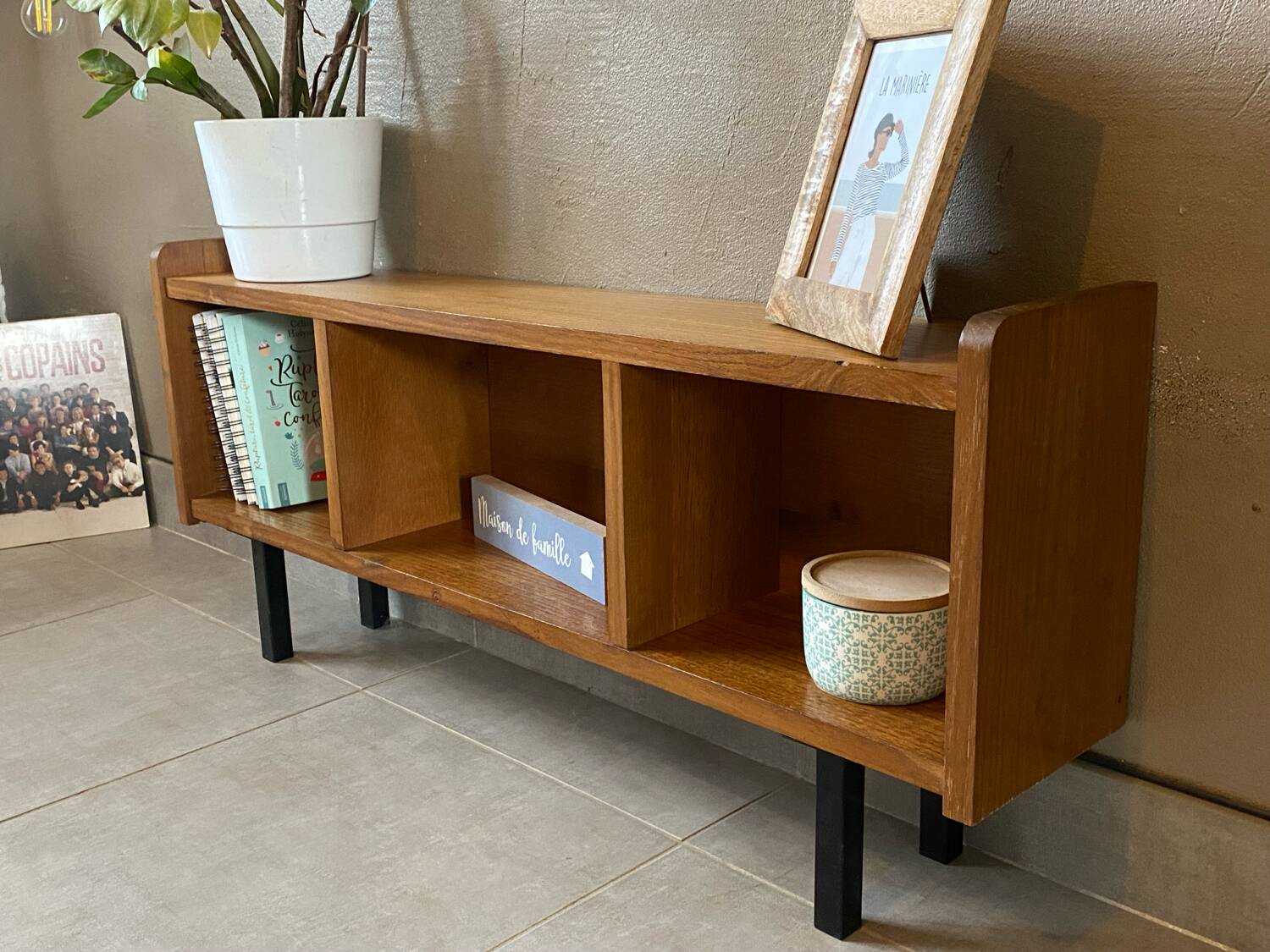 Small vintage sideboard (shallow)