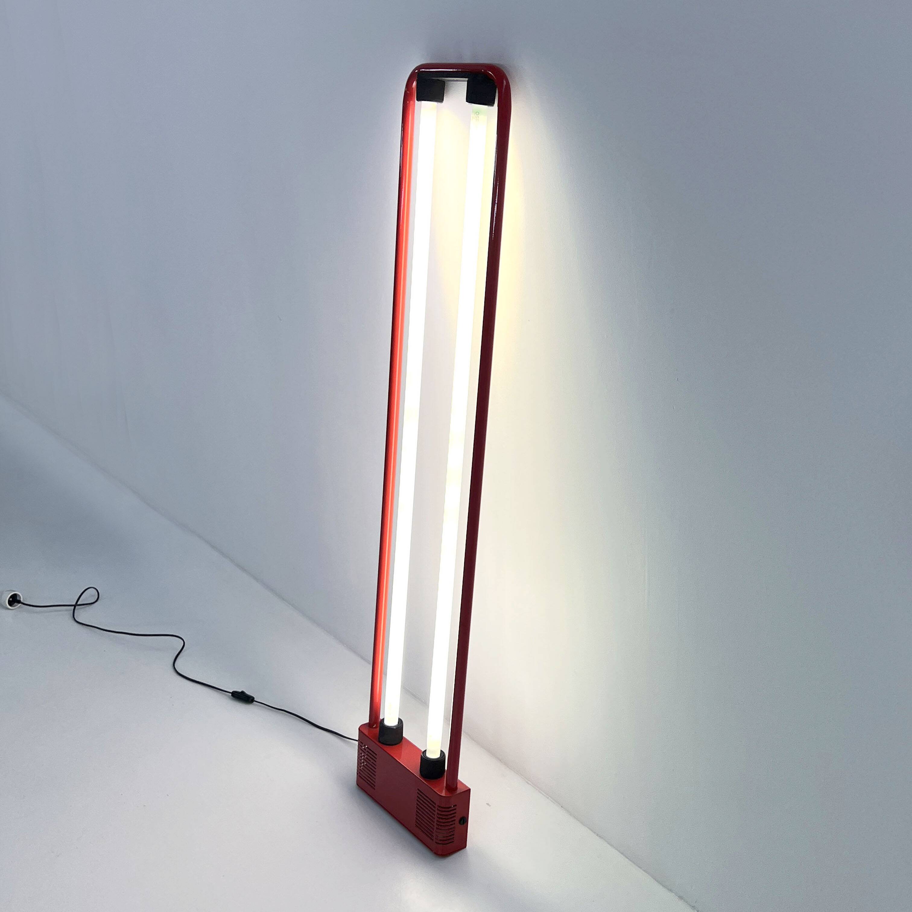 Lampadaire rouge par Gian N. Gigante pour Zerbetto, 1980