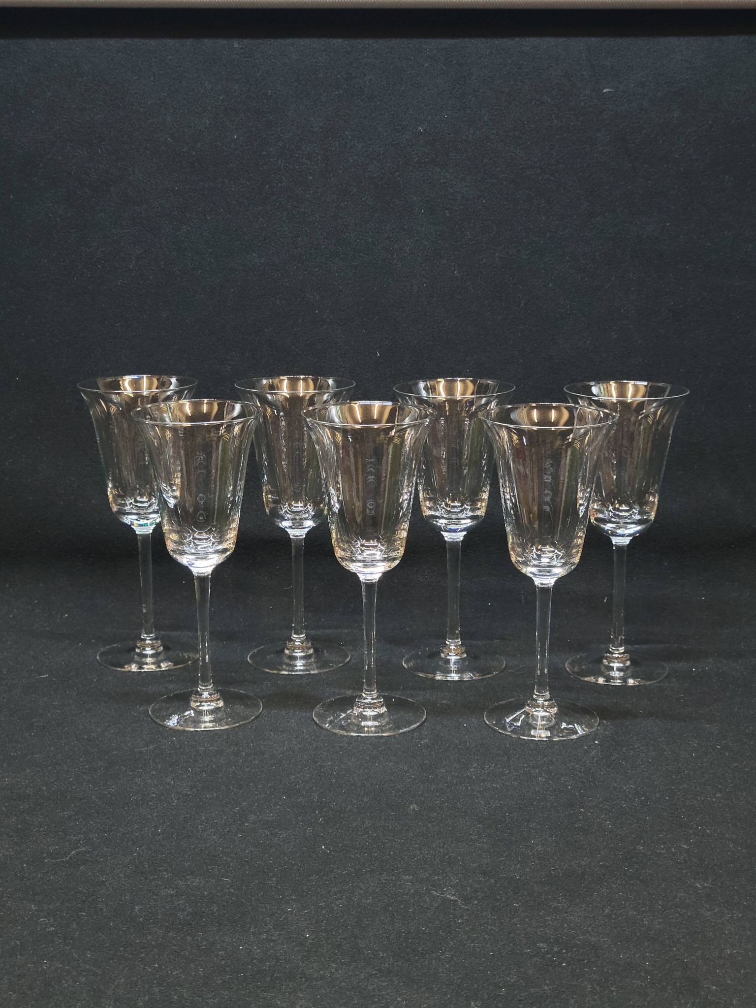 7 verres à porto ou vin blanc en cristal Baccarat ou Saint louis