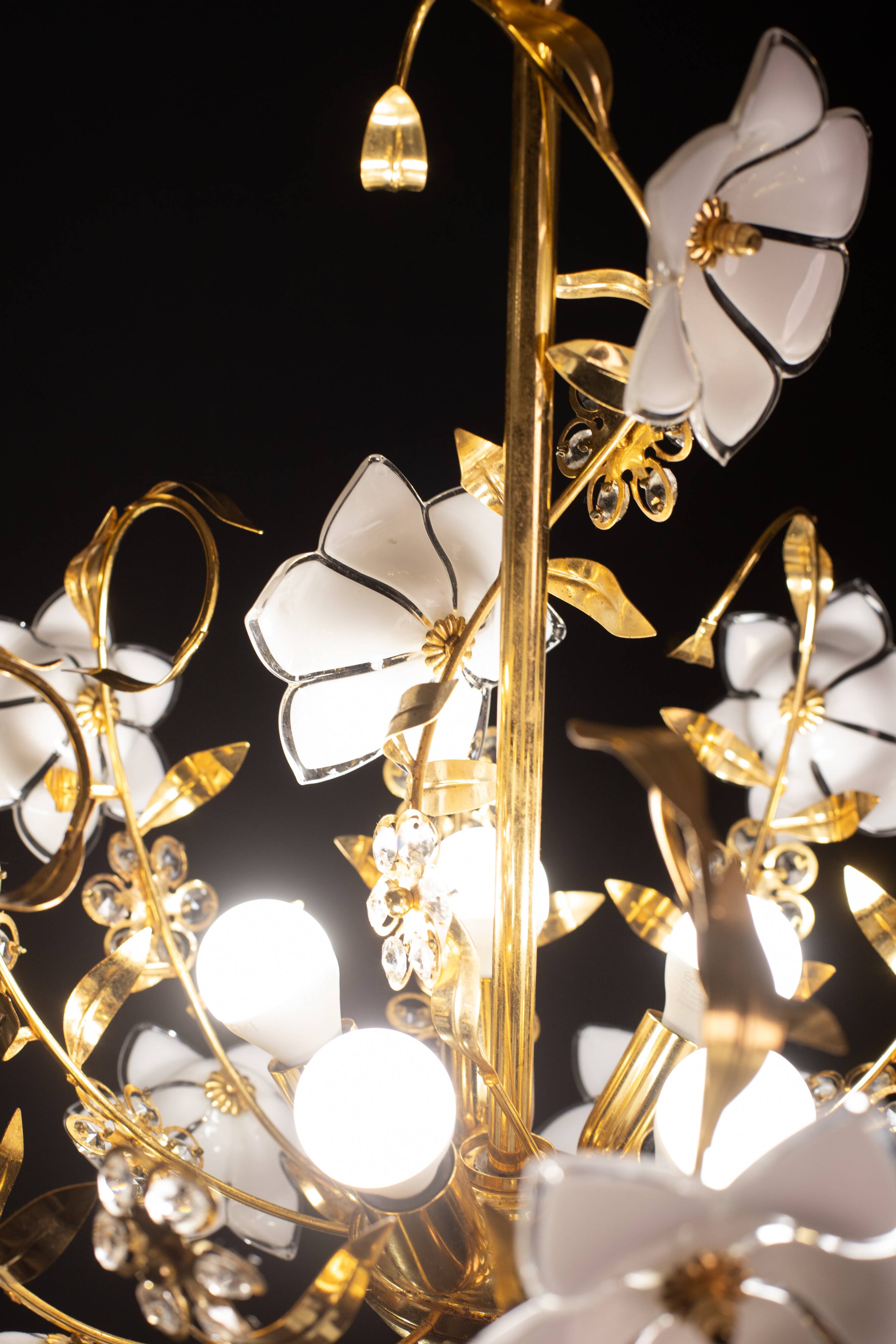 Murano Candlestick White Flowers, 1970