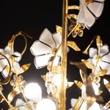 Lustre en verre de Murano décor de fleurs blanches, 1970