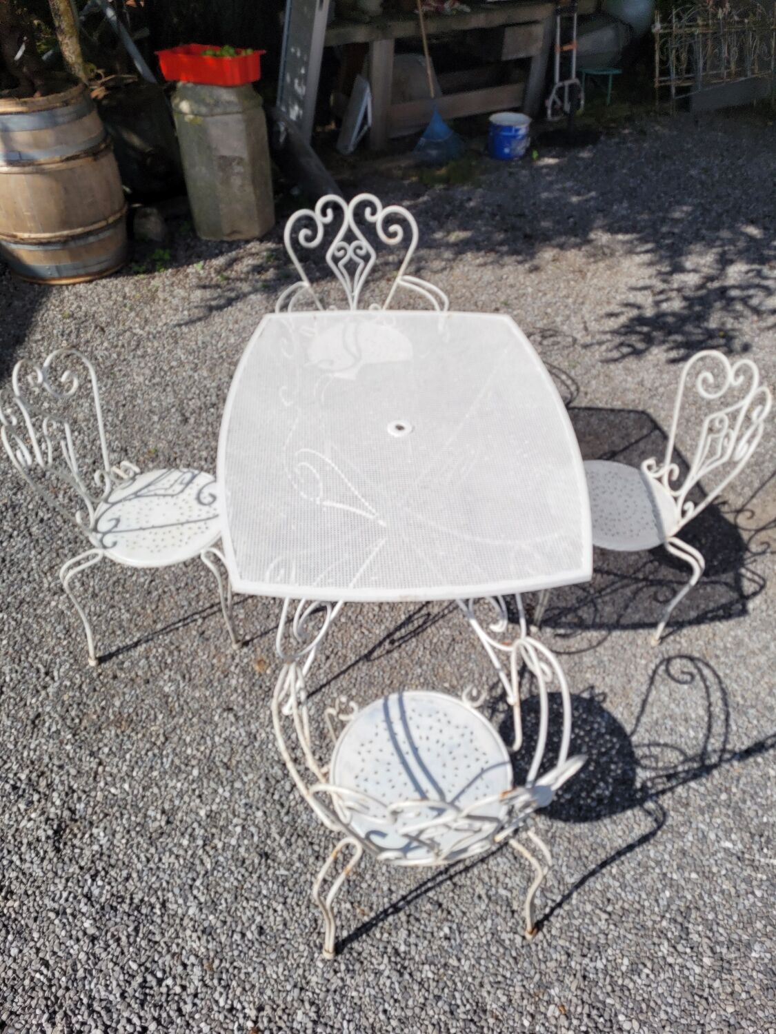 Old wrought iron garden furniture, table + 2 armchairs + 2 chairs