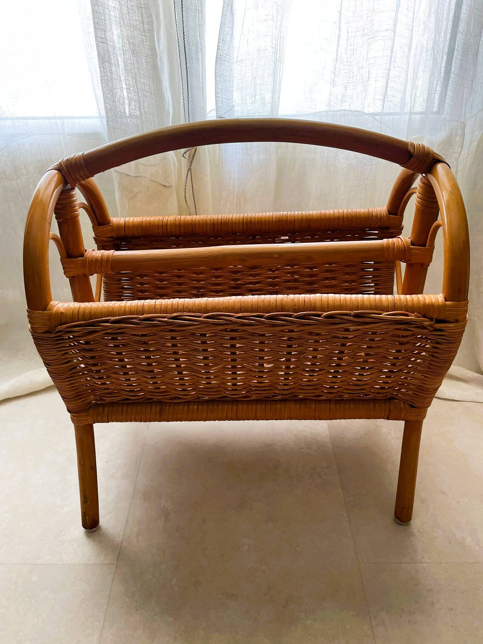 Panier / porte-revues rotin vintage