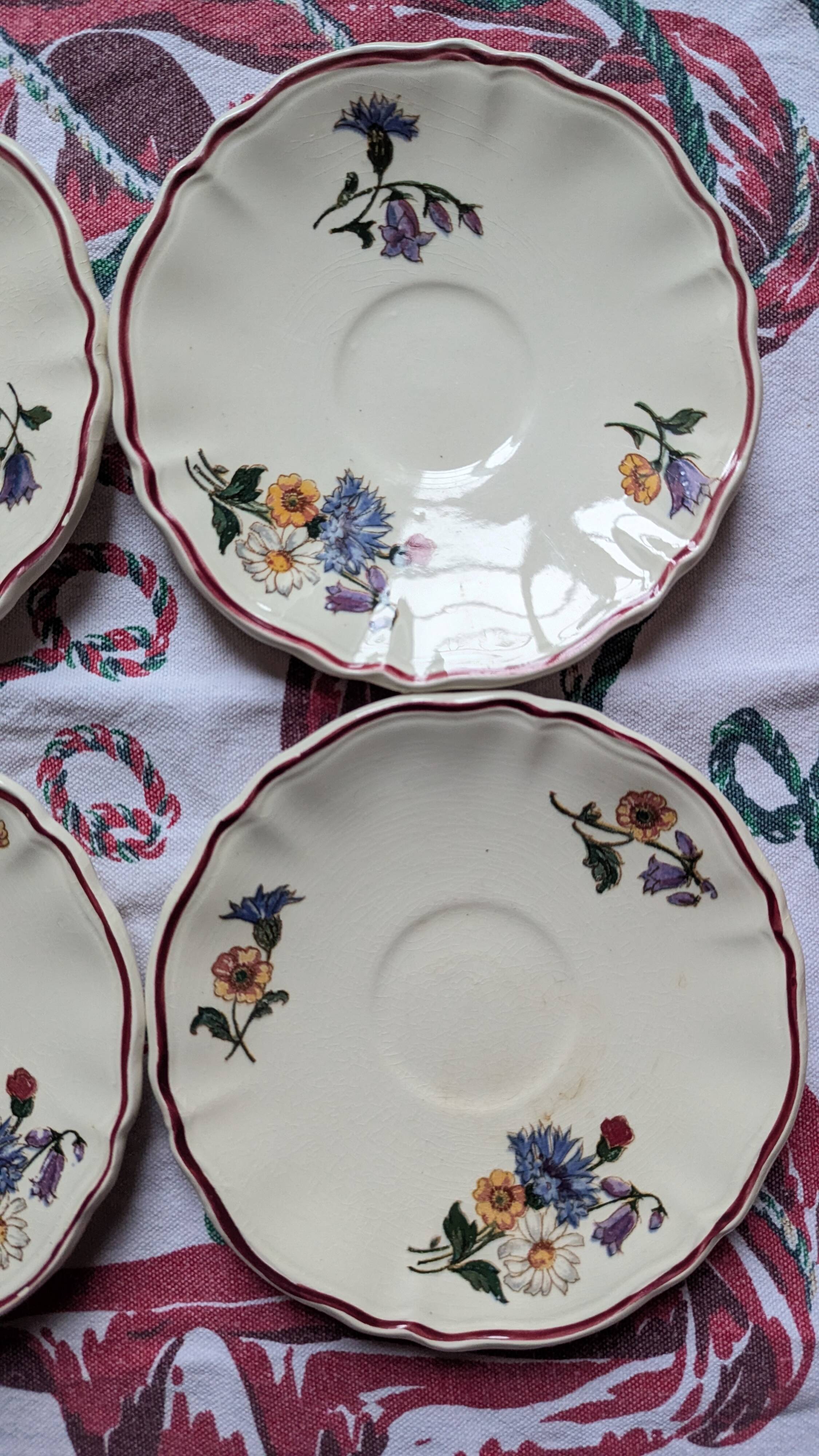6 flowery bowls