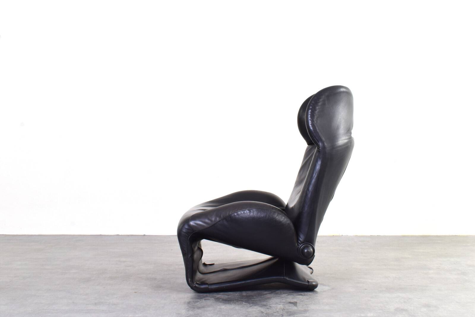 Wink Leather Chair by Toshiyuki Kita for Cassina, 1980s.