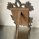 Frame in carved wood