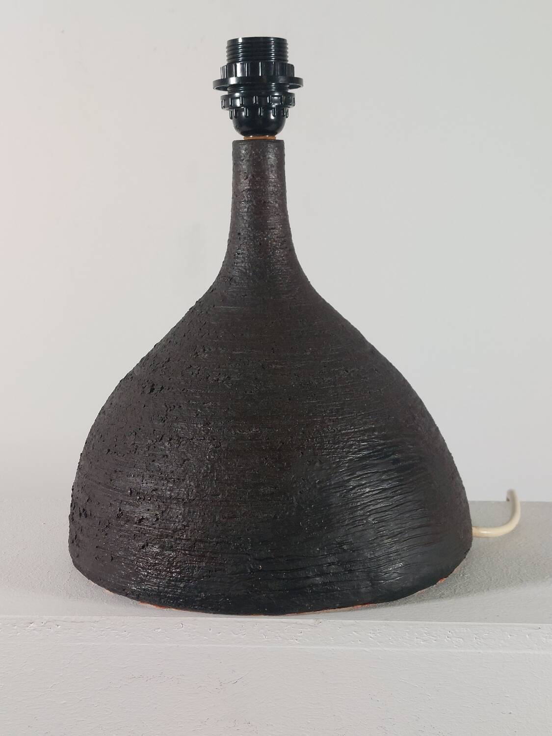 Vintage ceramic table lamp from the 1950s.