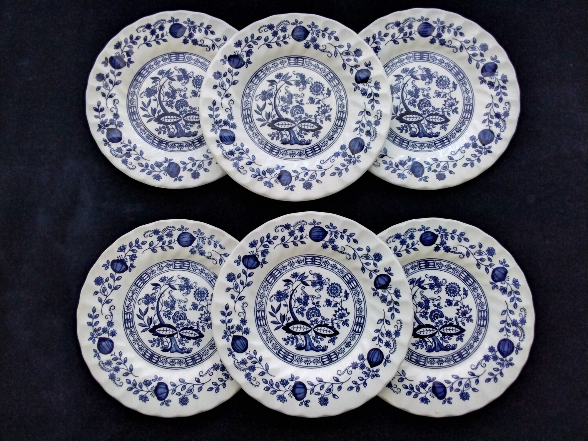 Set of 6 Crown Clarence English porcelain dessert plates