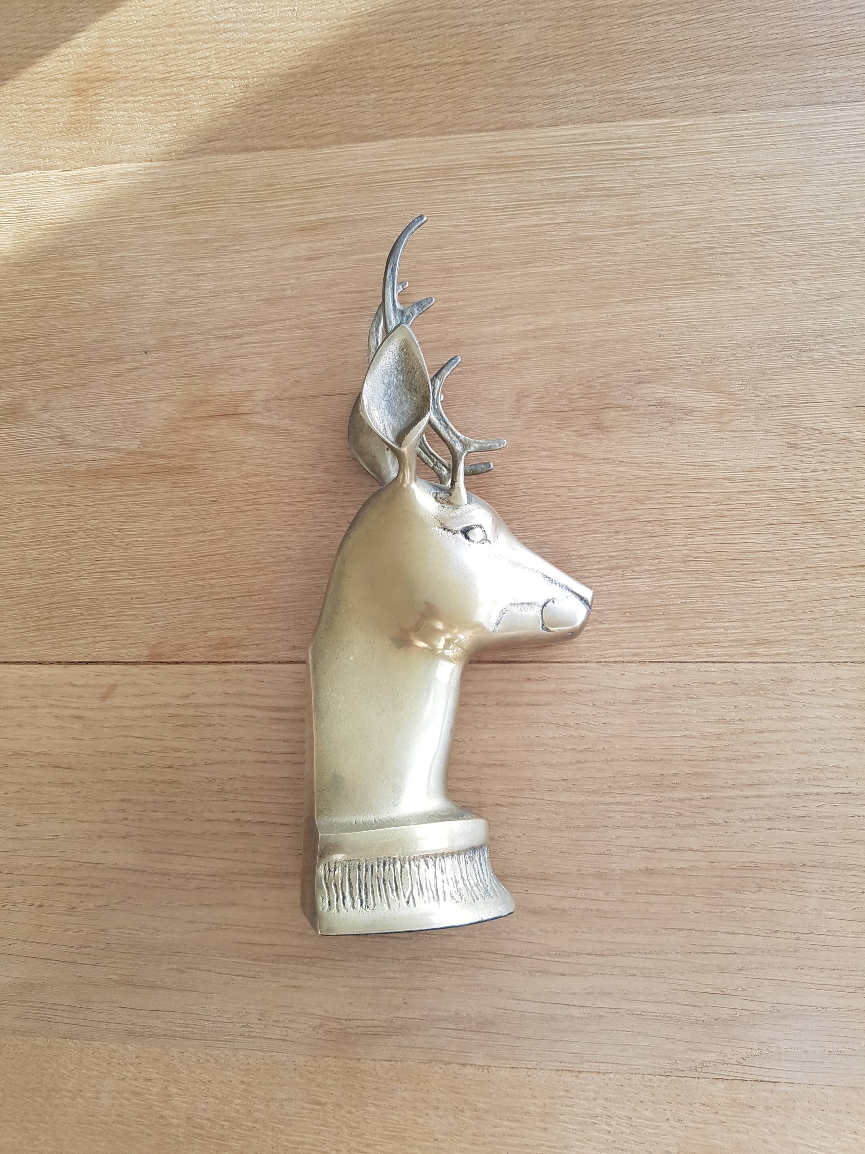 Press book in the shape of a deer