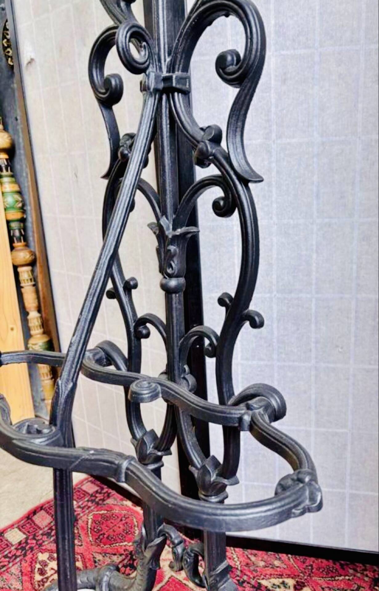 Art Nouveau coat rack in cast iron, circa 1900