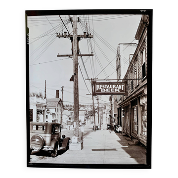 America in the 1930s — A street, a few glances, a whole era.