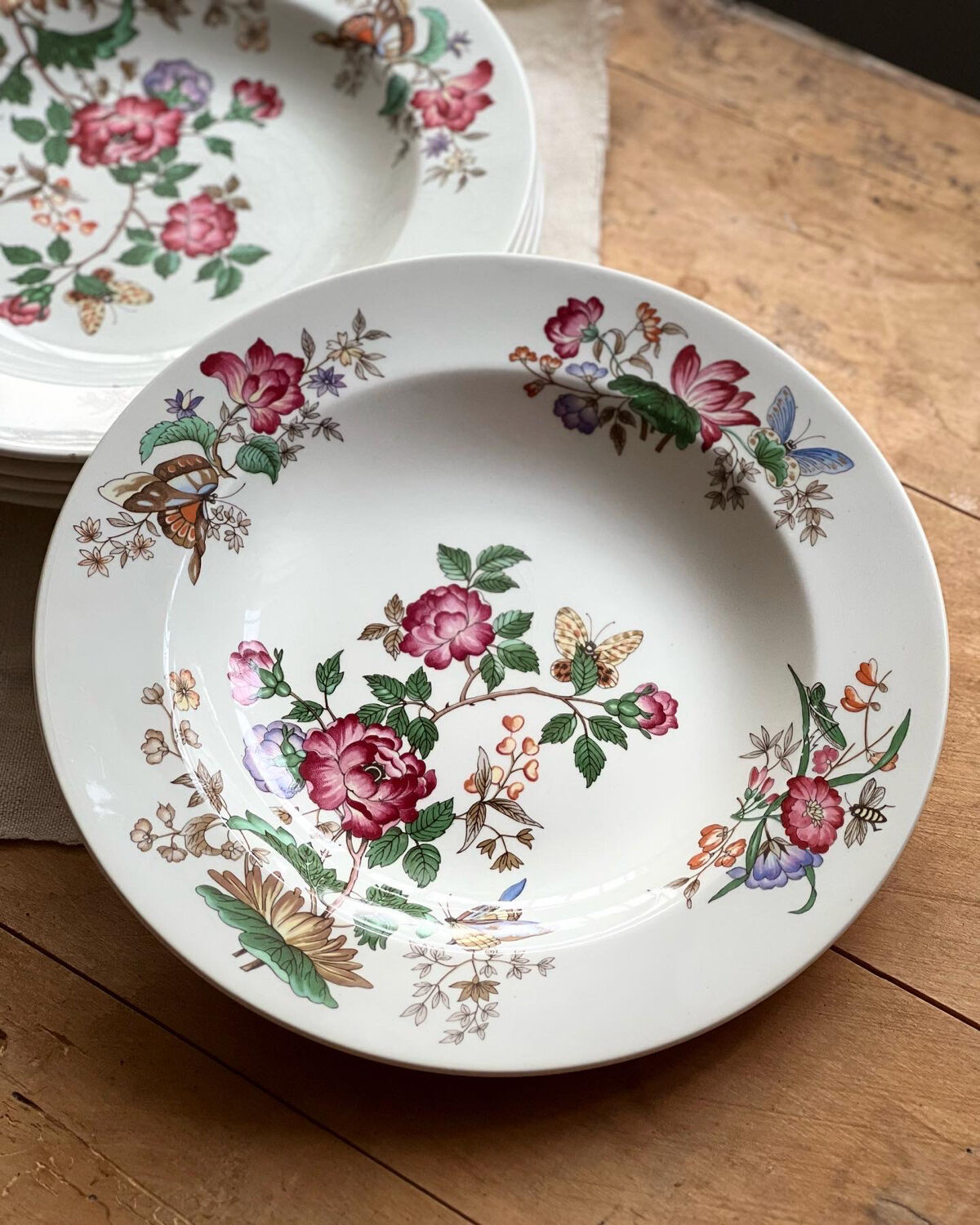 Hollow plates Wedgwood Charnwood