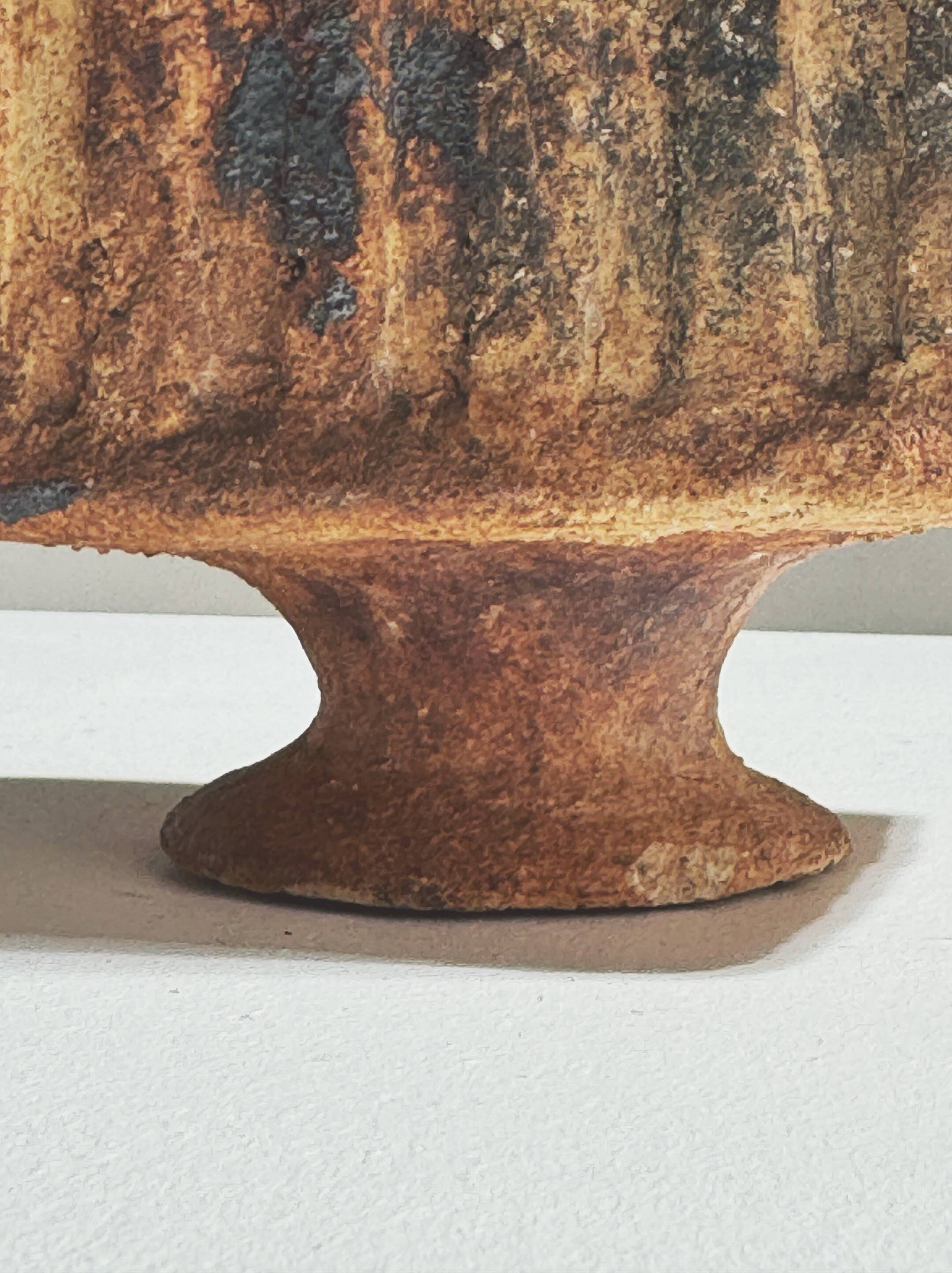 Vase géométrique par Gérard Brossard, La Borne