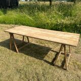 Table and trestles fir tray