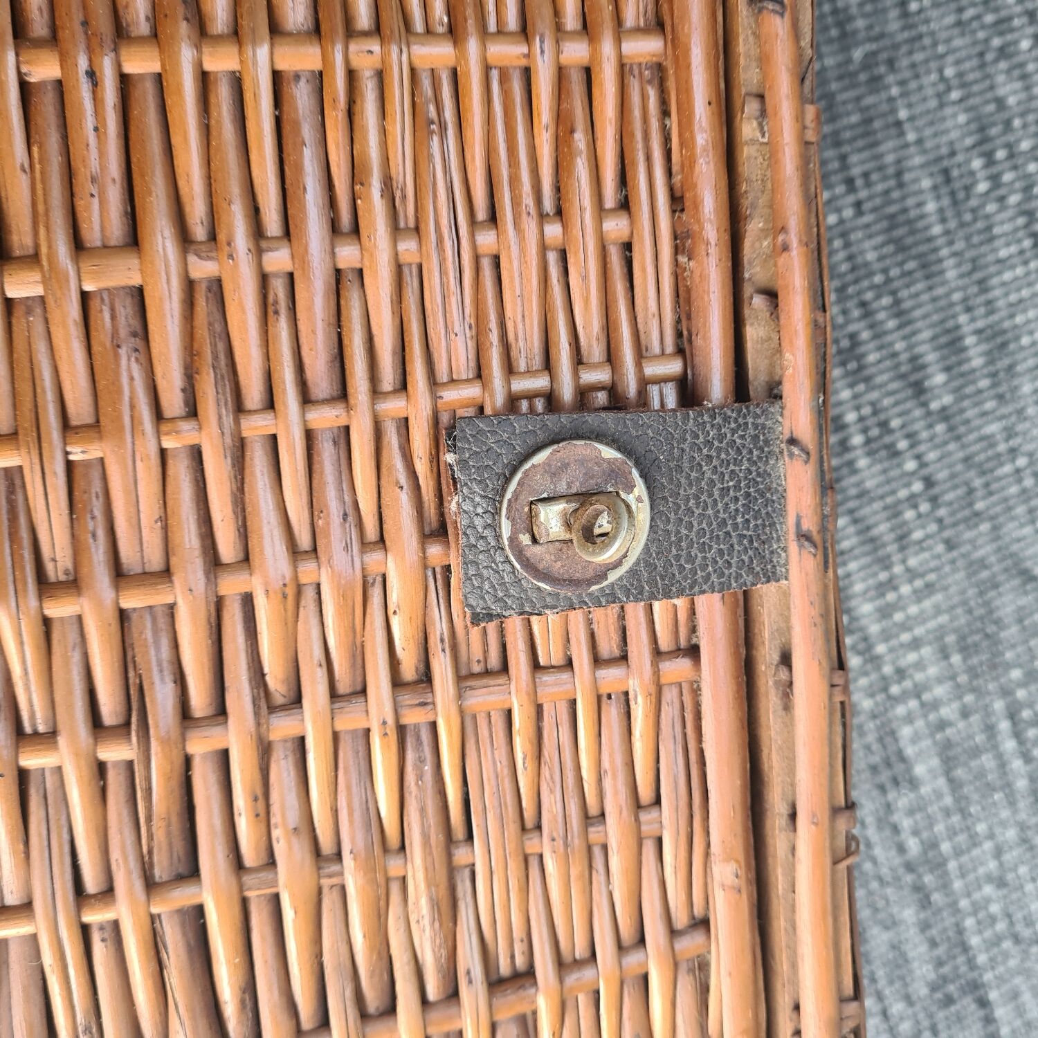 Rectangular wicker basket