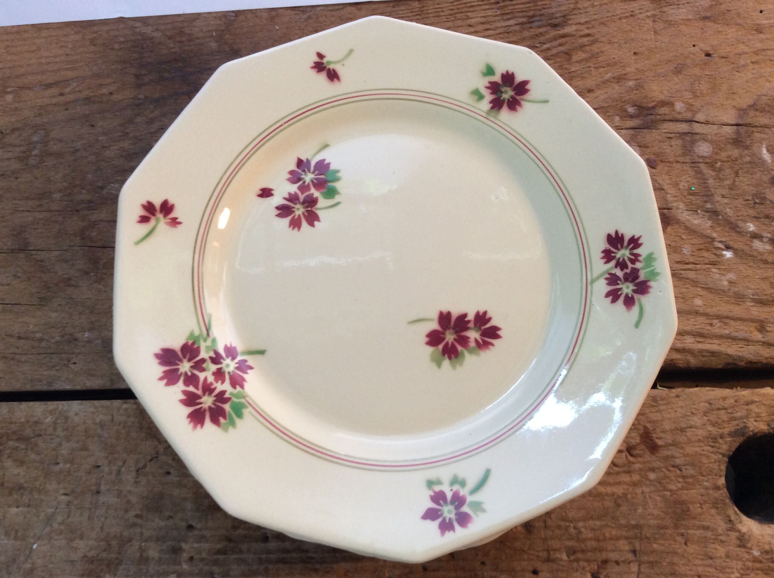 Set of 10 vintage plates