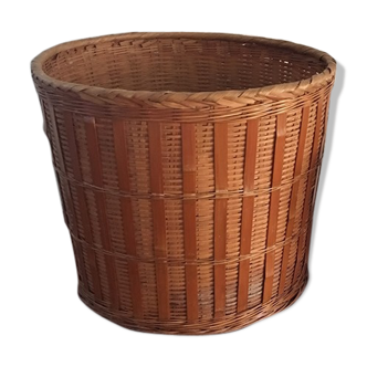 Two pot covers in Wicker, rope and wood.