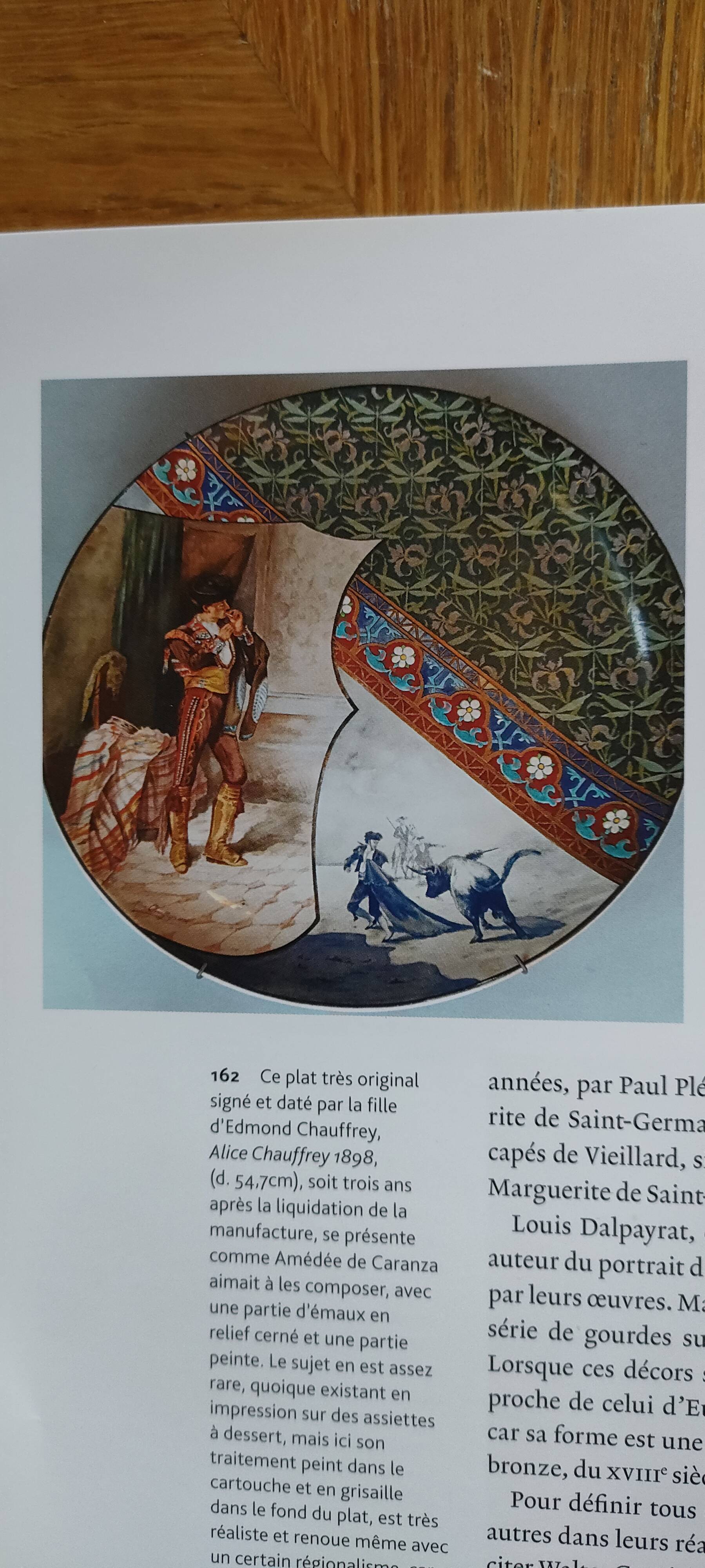 Large earthenware dish - bullfighting