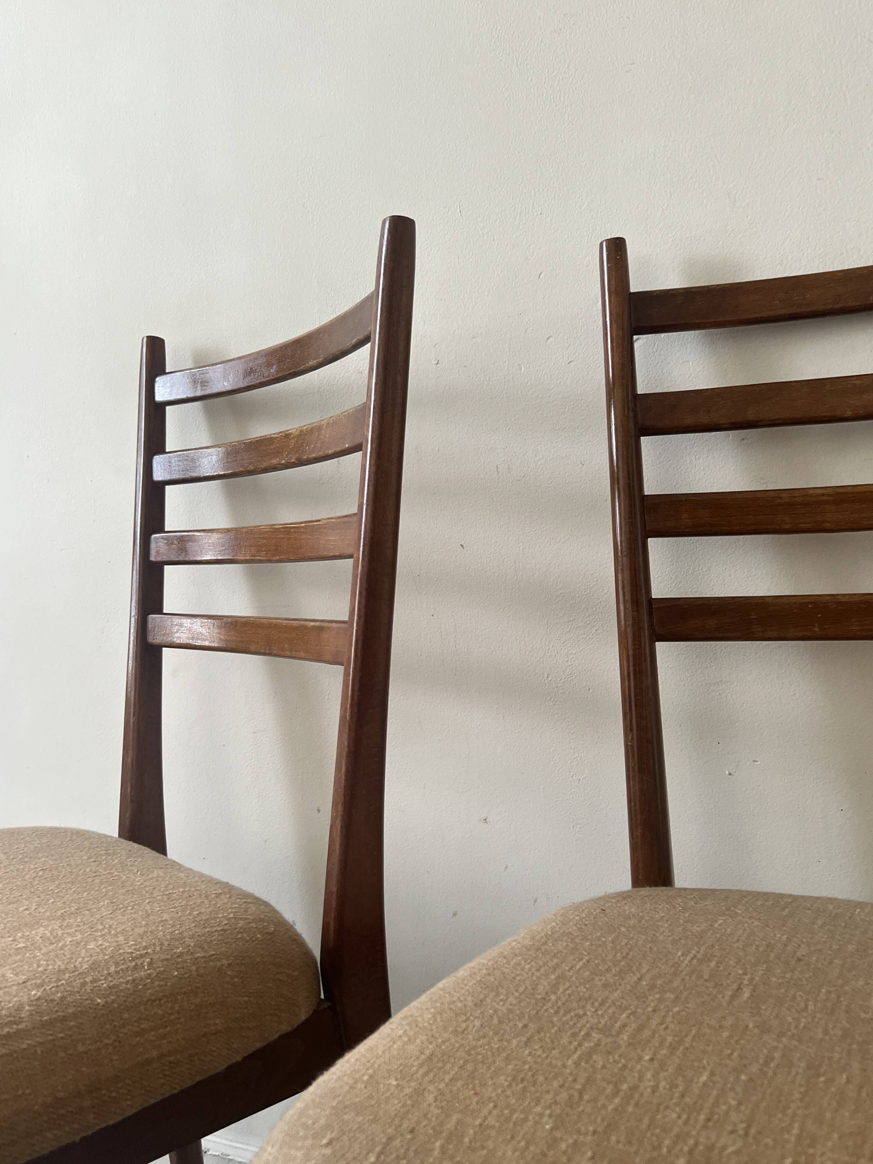 Lot de 2 chaises en bois filaire dans le gout de Gio PONTI , Italie 1970
