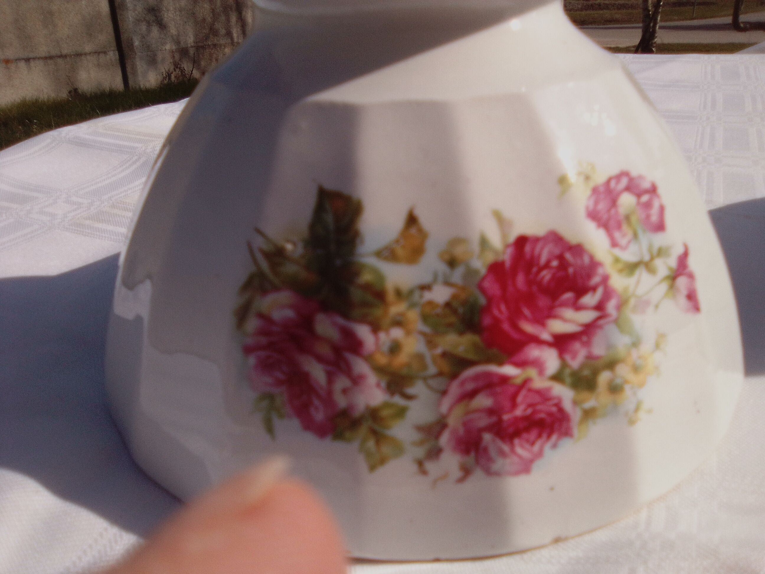 2 old earthenware bowls Hamage North pattern roses diam 15 cm H 8.5 cm