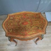 Table  Louis XV  en marqueterie rouge