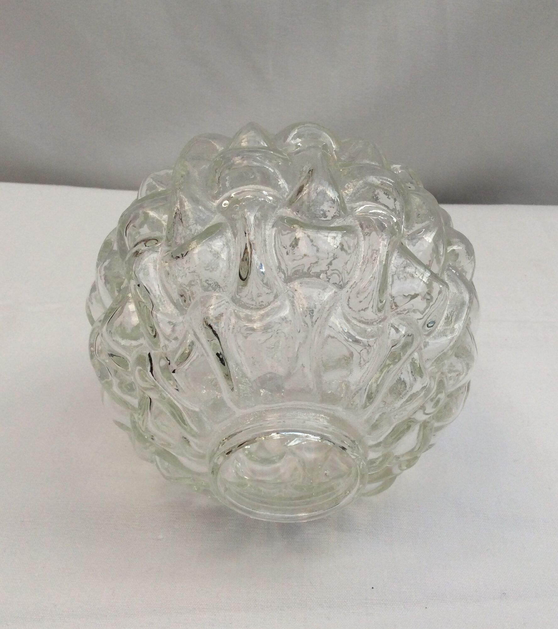 Lot 3 globe tulips in pressed glass