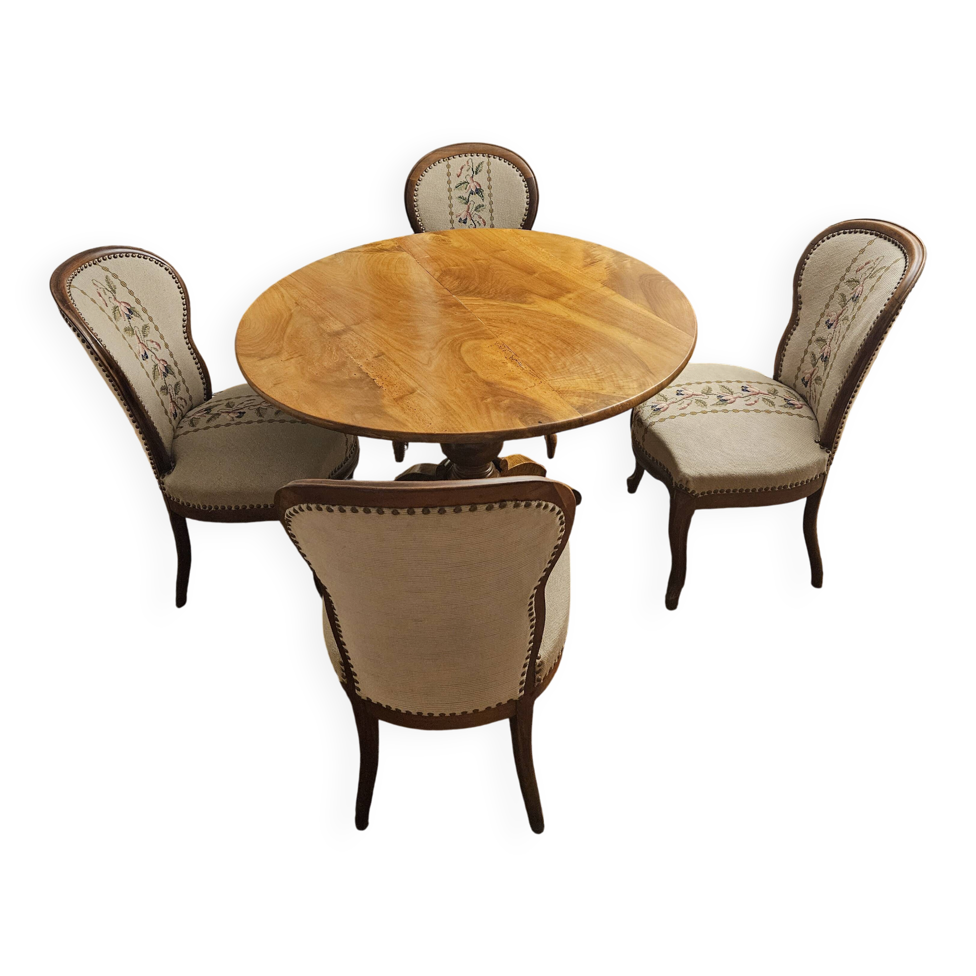table and chairs