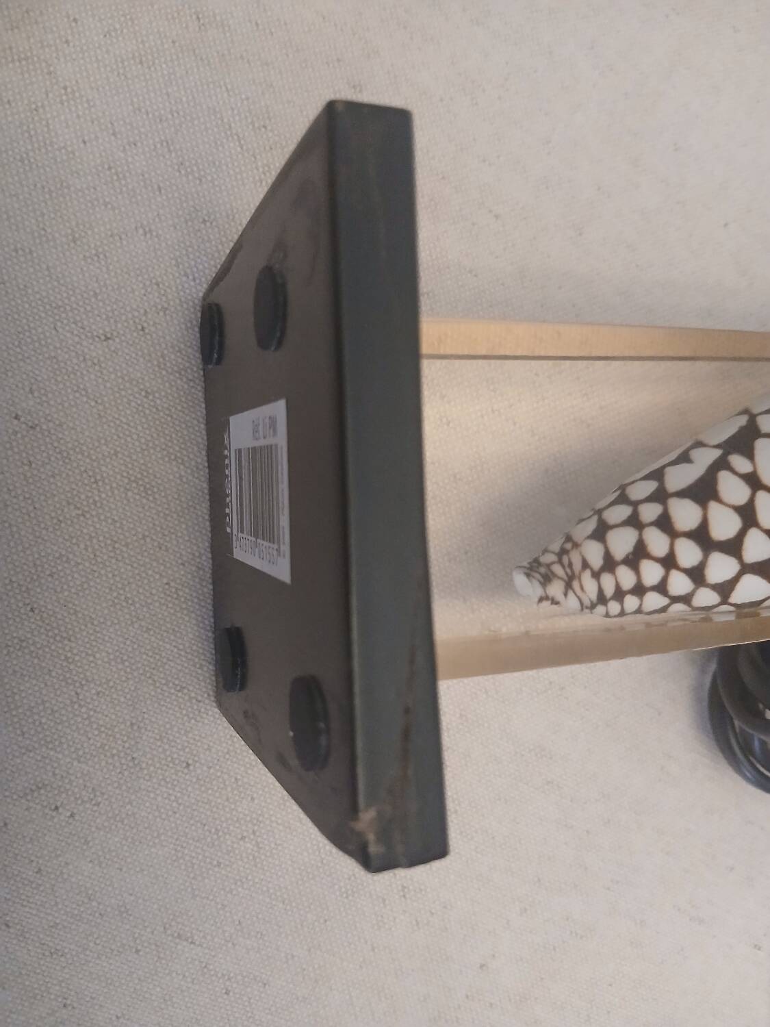 Shell inclusion lamp