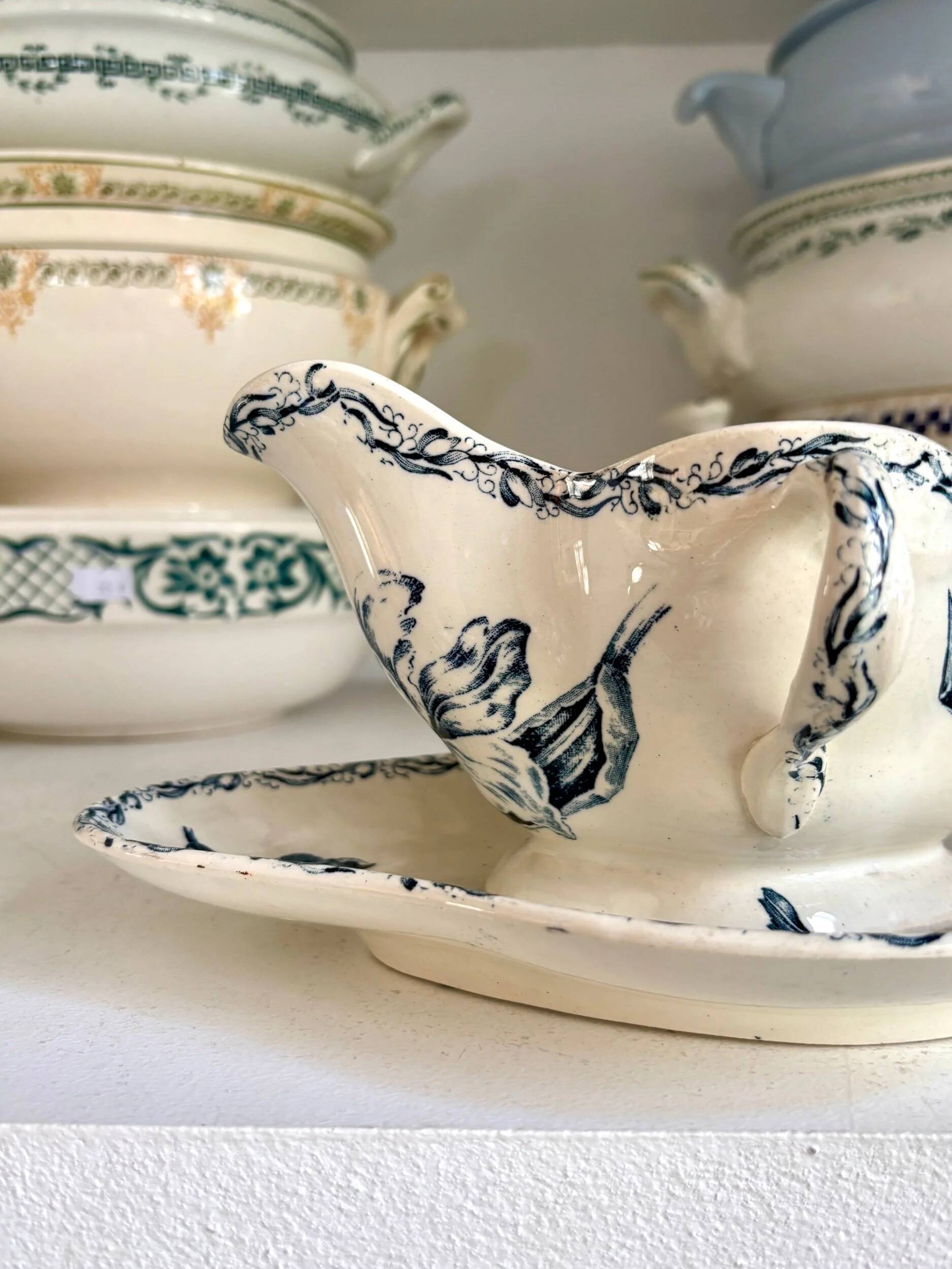 Lunéville sauce boat in blue ironstone, "Tulip" service.