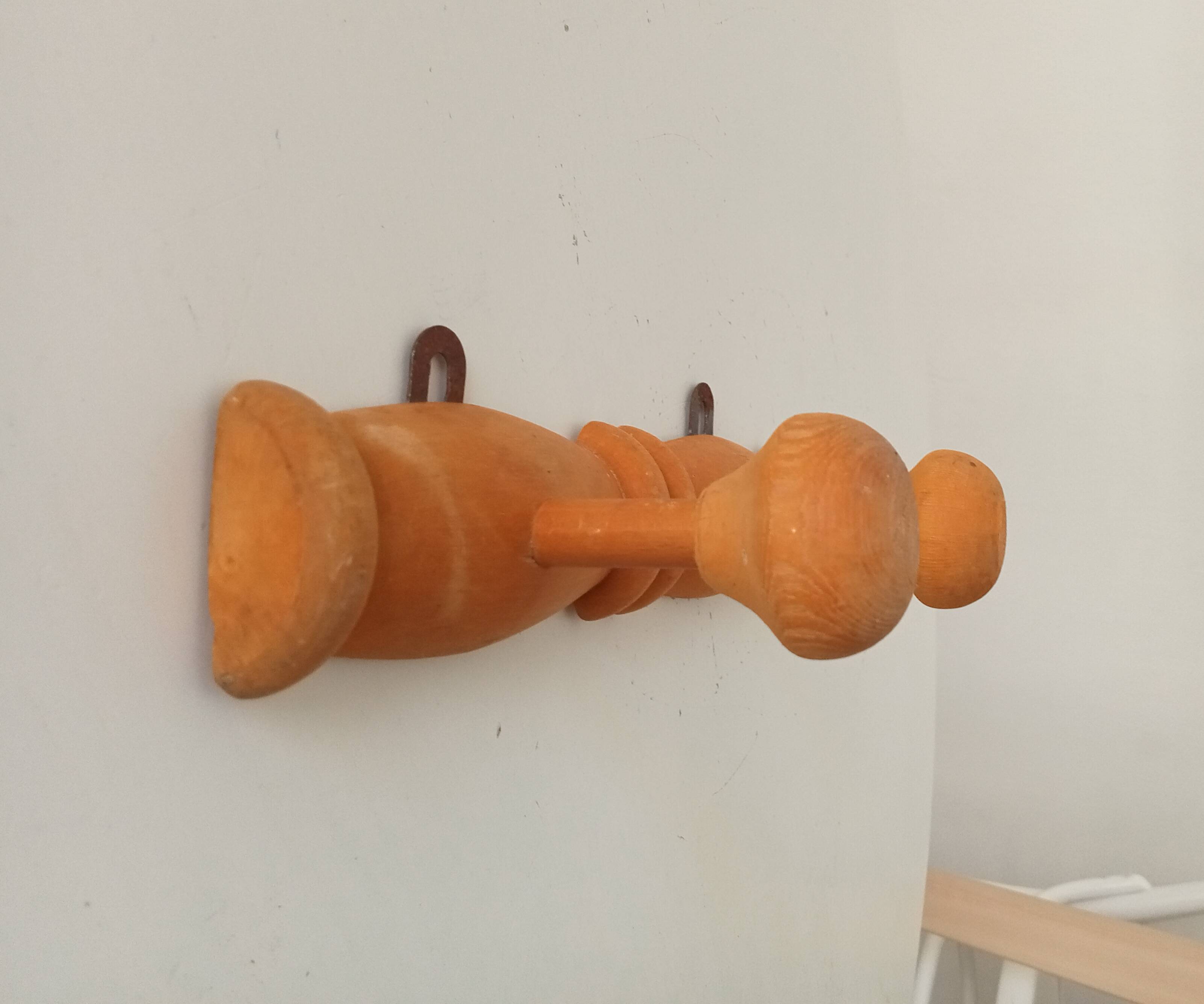 Small vintage wall-mounted coat rack with chinoiserie design