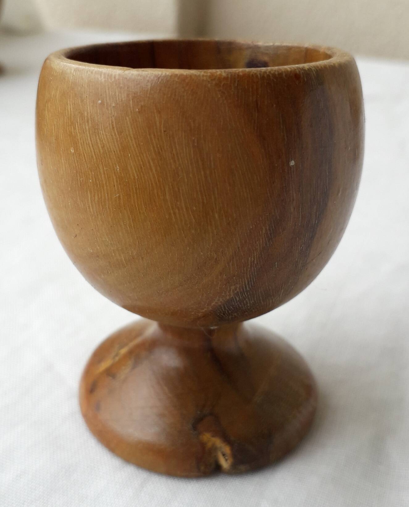 6 wooden egg cups