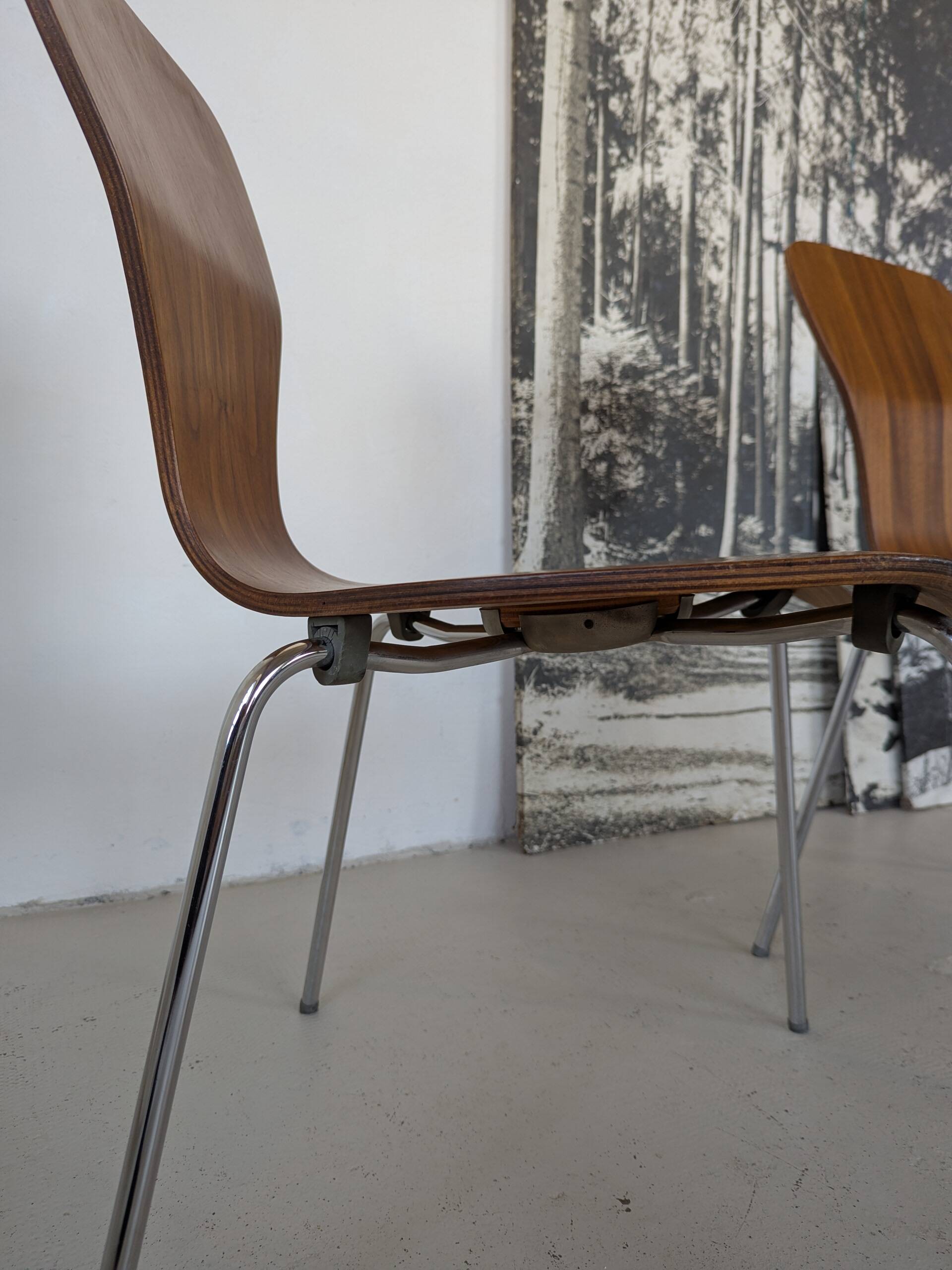 Paire de chaises de Tapio Wirkkala pour Asko, noyer