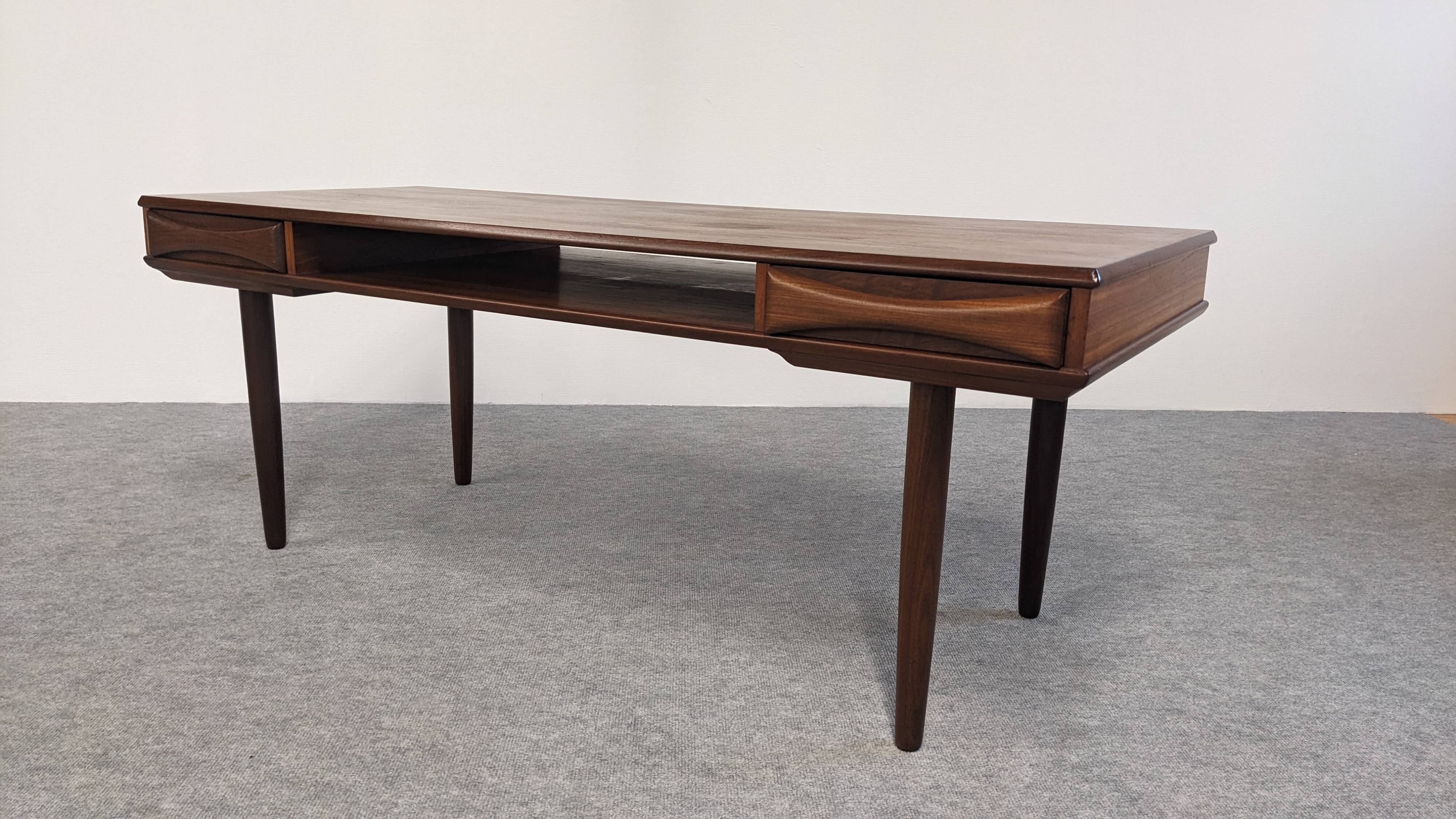 Modernist teak coffee table by Arne Vodder for Dyrlund, Denmark 1960.