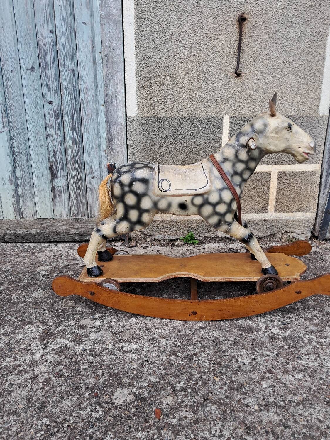 Wooden horse toy