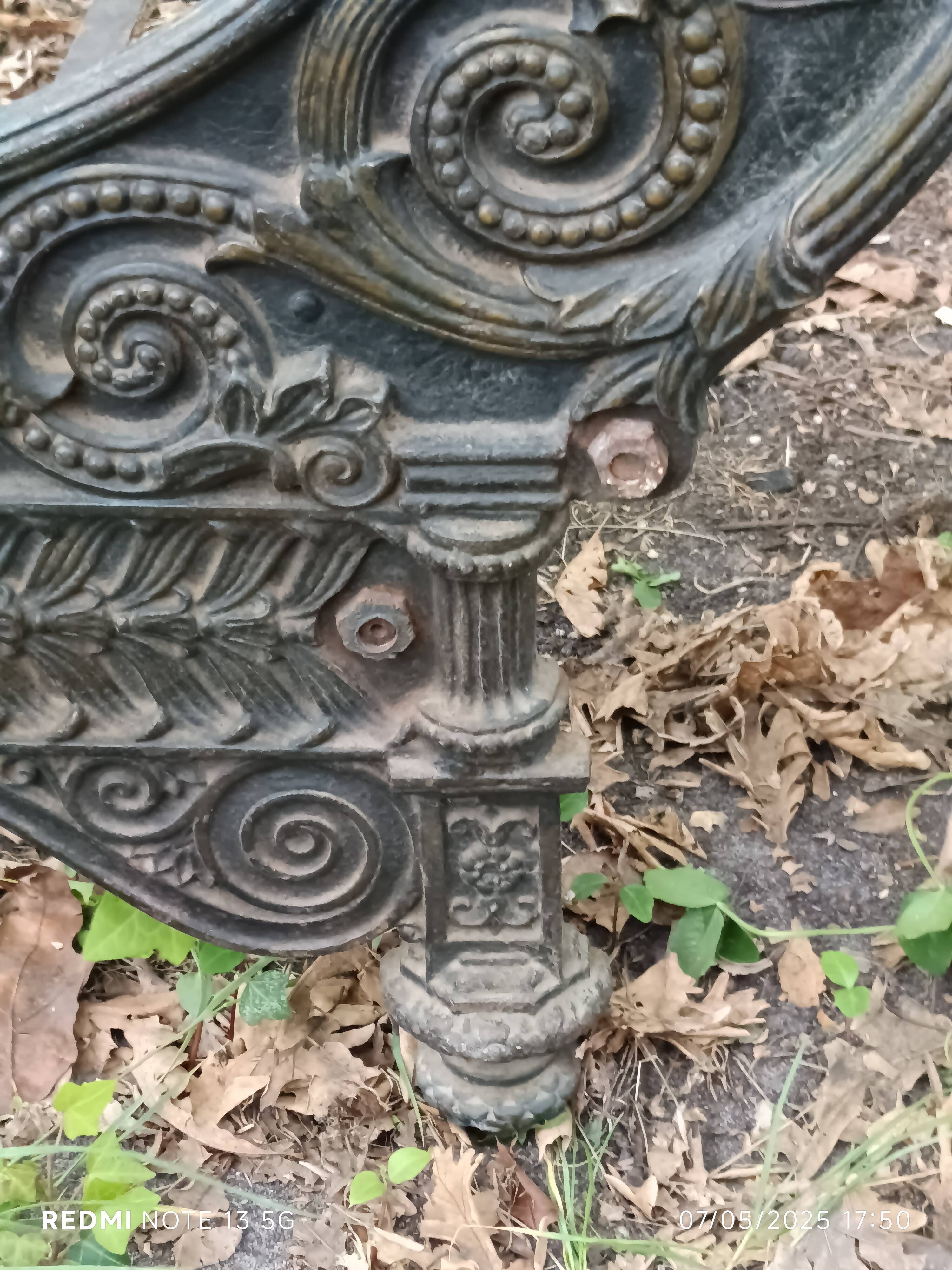 Bench, cast iron daybed, late 19th - early 20th century