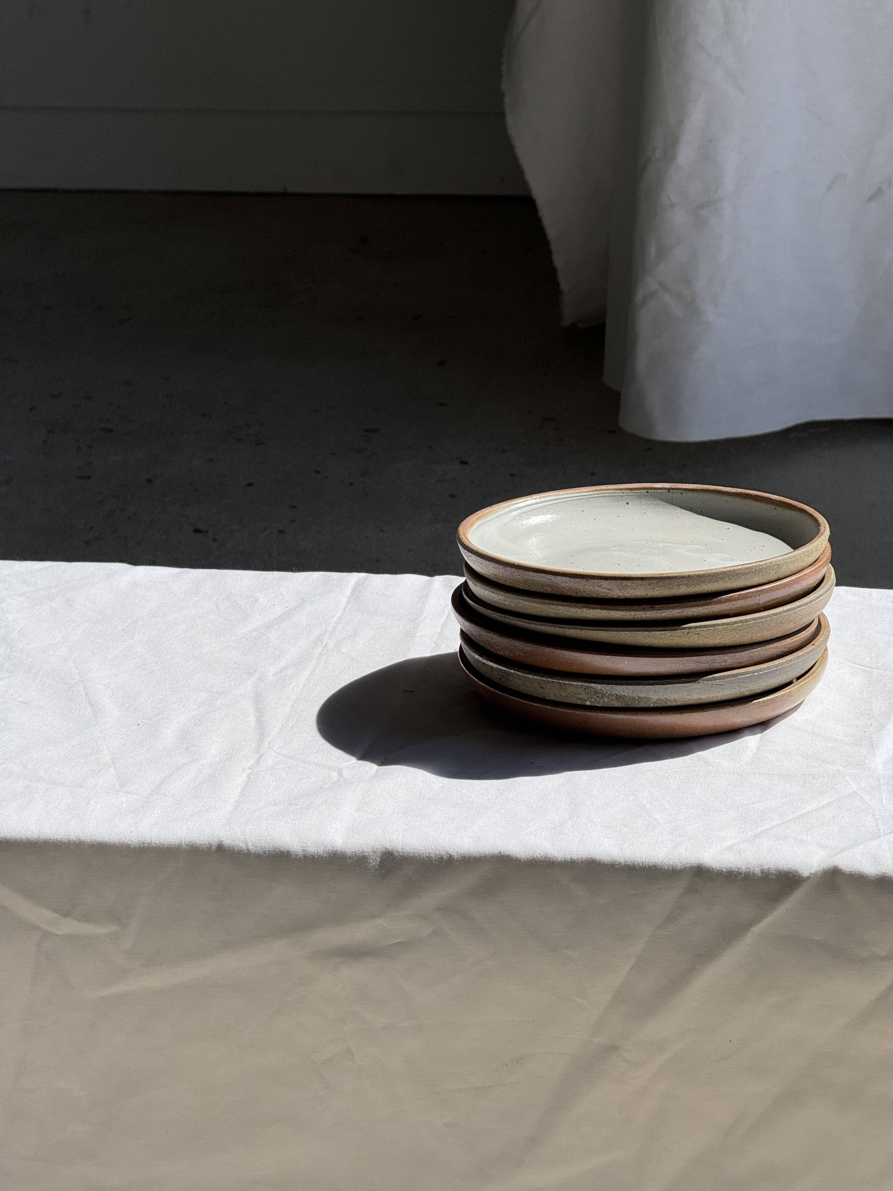 Set of 6 handmade stoneware plates in glazed beige and brown D20 H3