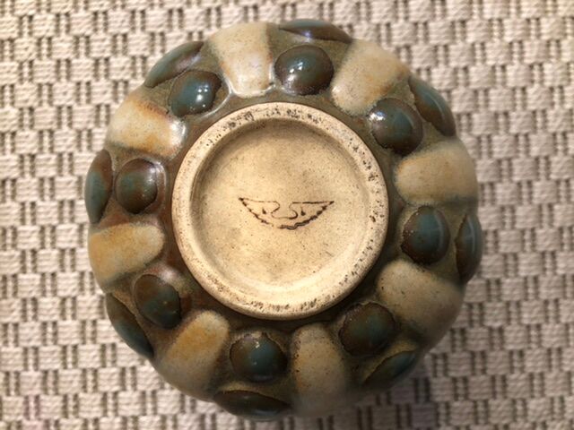 Louis Lourioux's cabochons vase