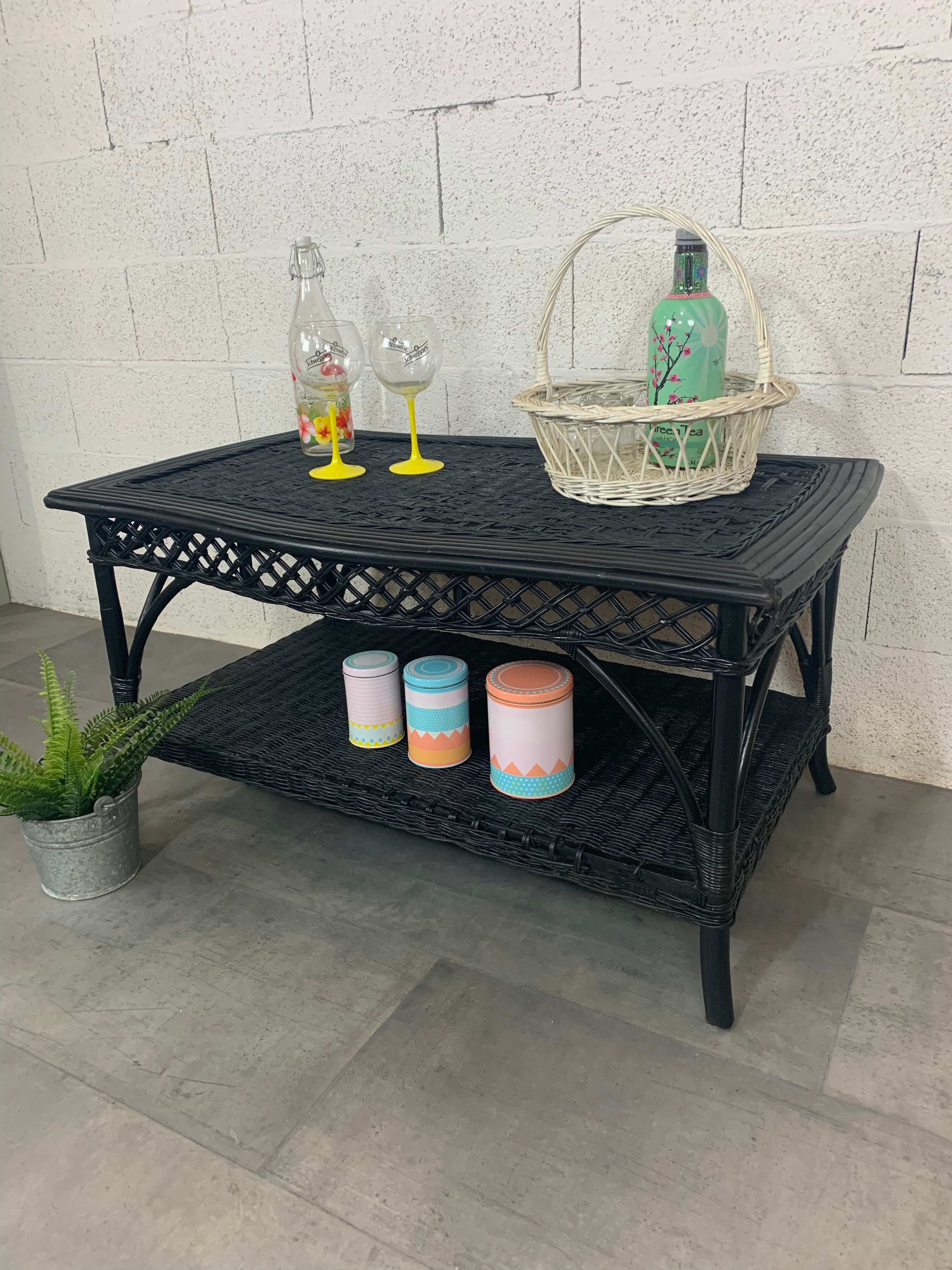 Table basse en rotin