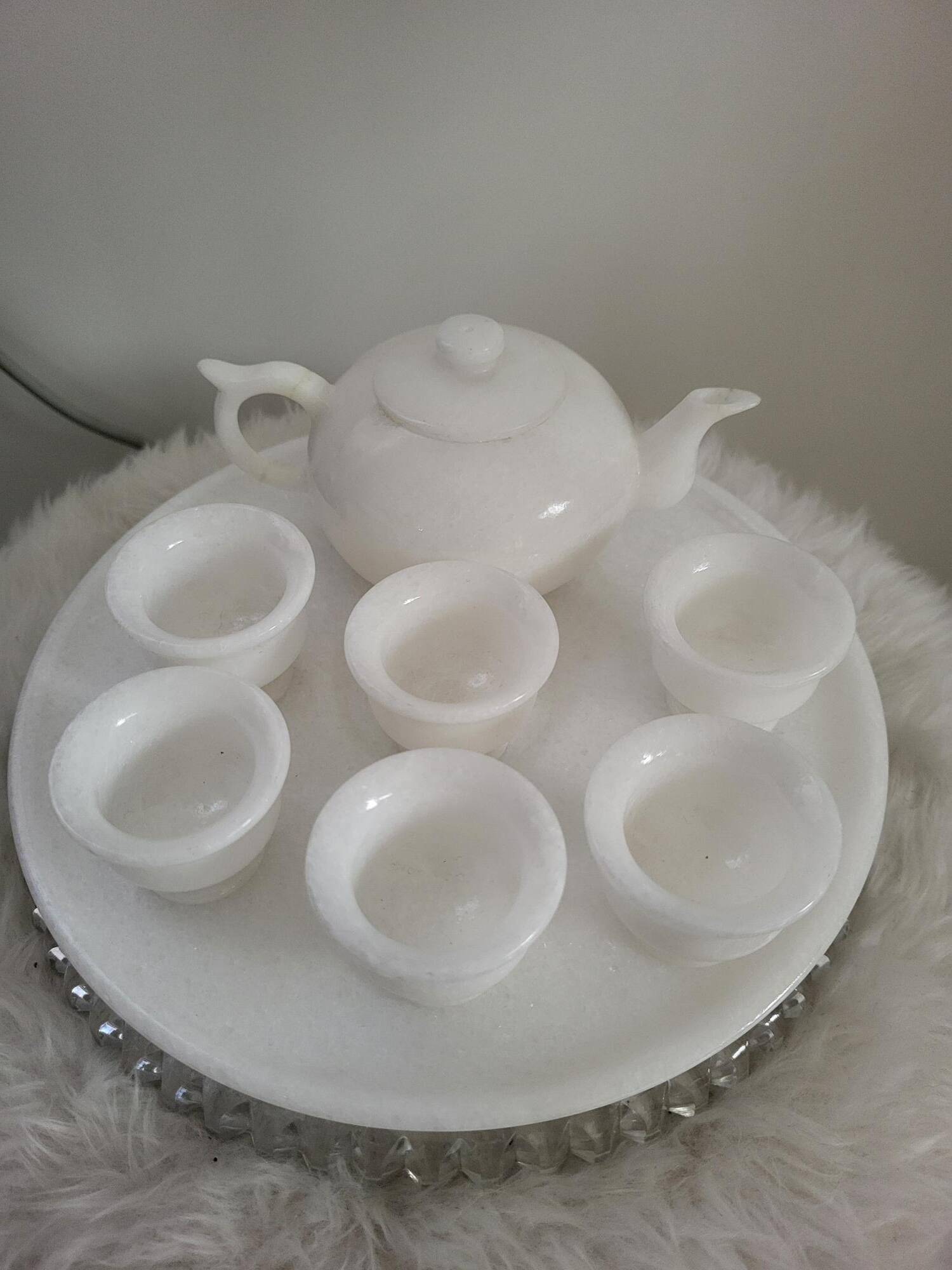 Small white jade service