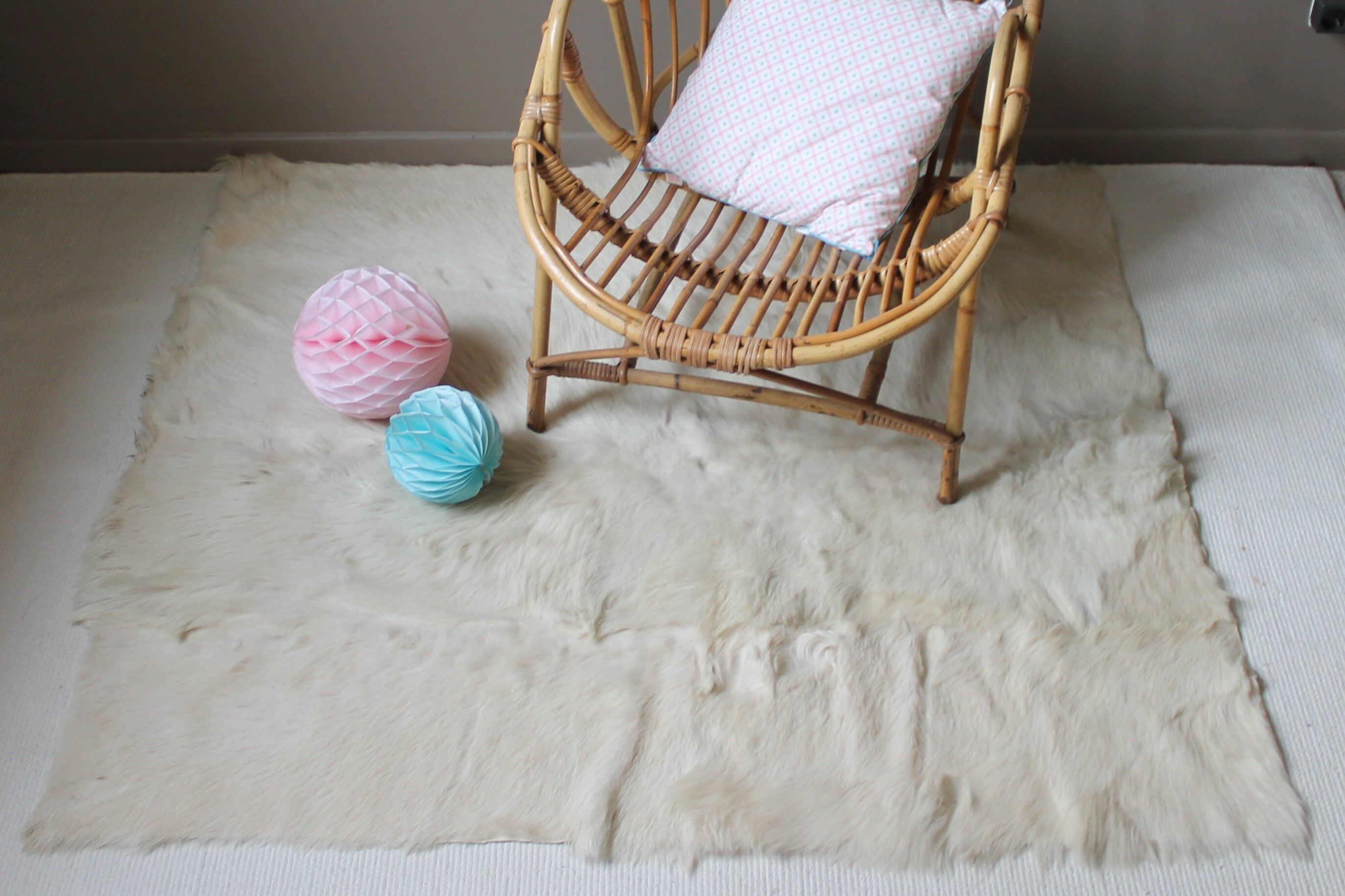 Vintage white goat skin 132 X 120 cm