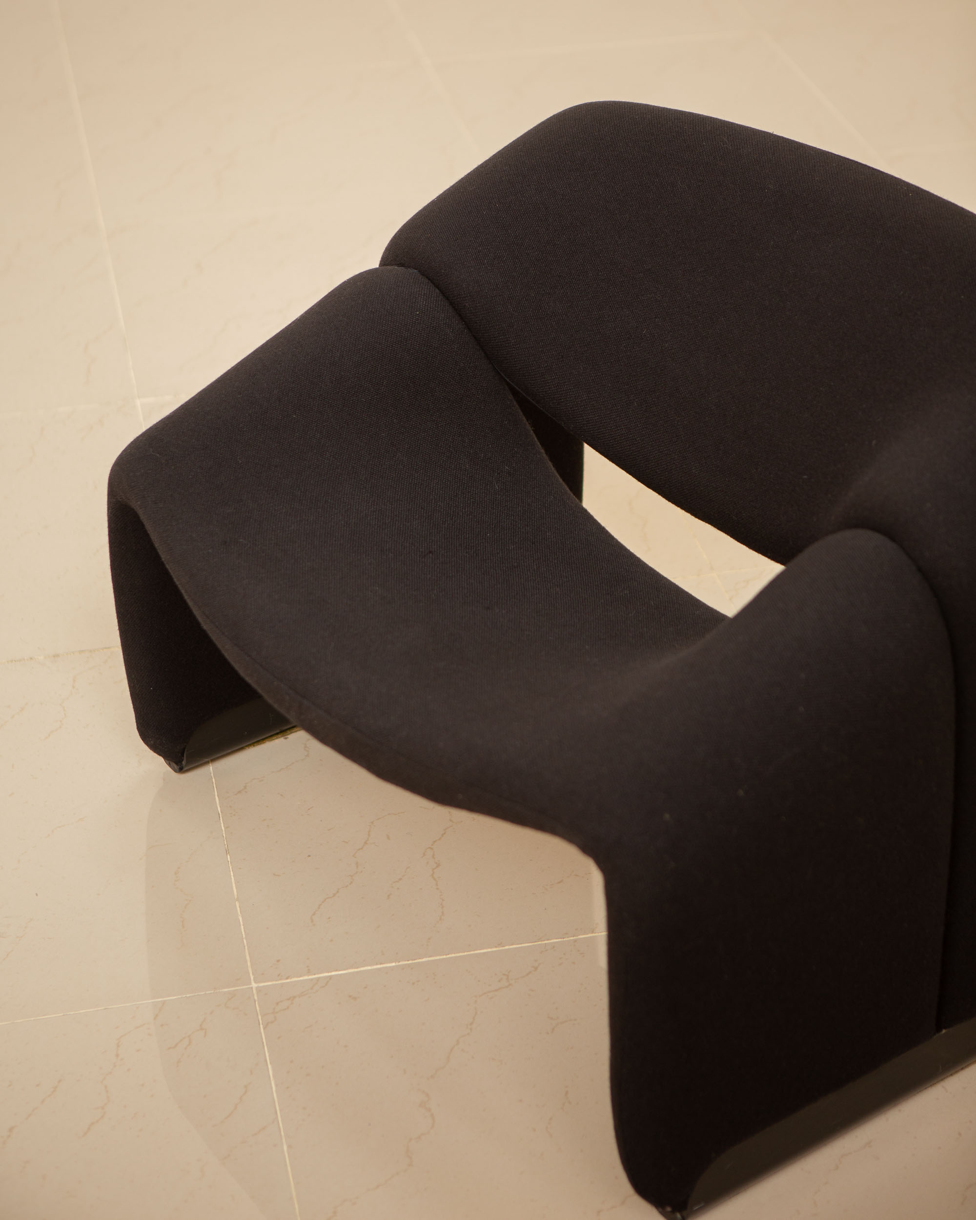 Groovy F598 armchair black by Pierre Paulin for Artifort 70's